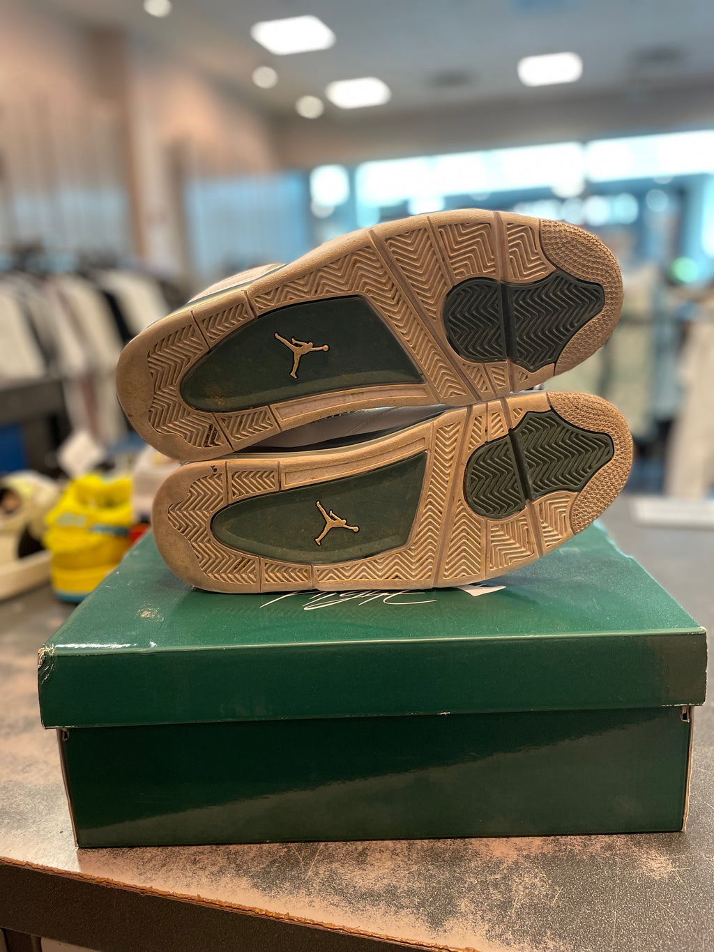 Jordan 4 retro "oxidized green" preowned