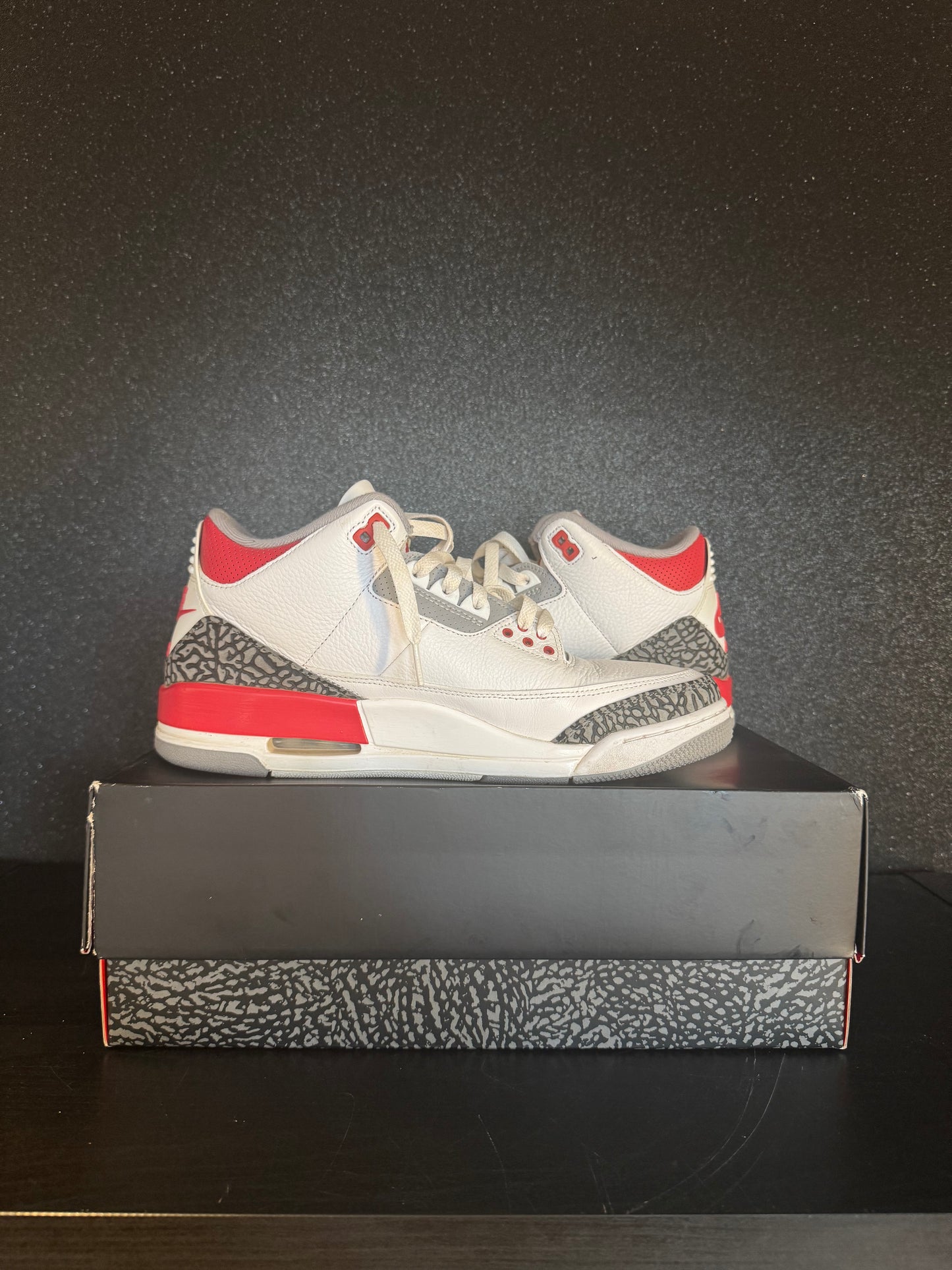 Jordan 3 'Fire Red 2022' Size 11 Preowned with box