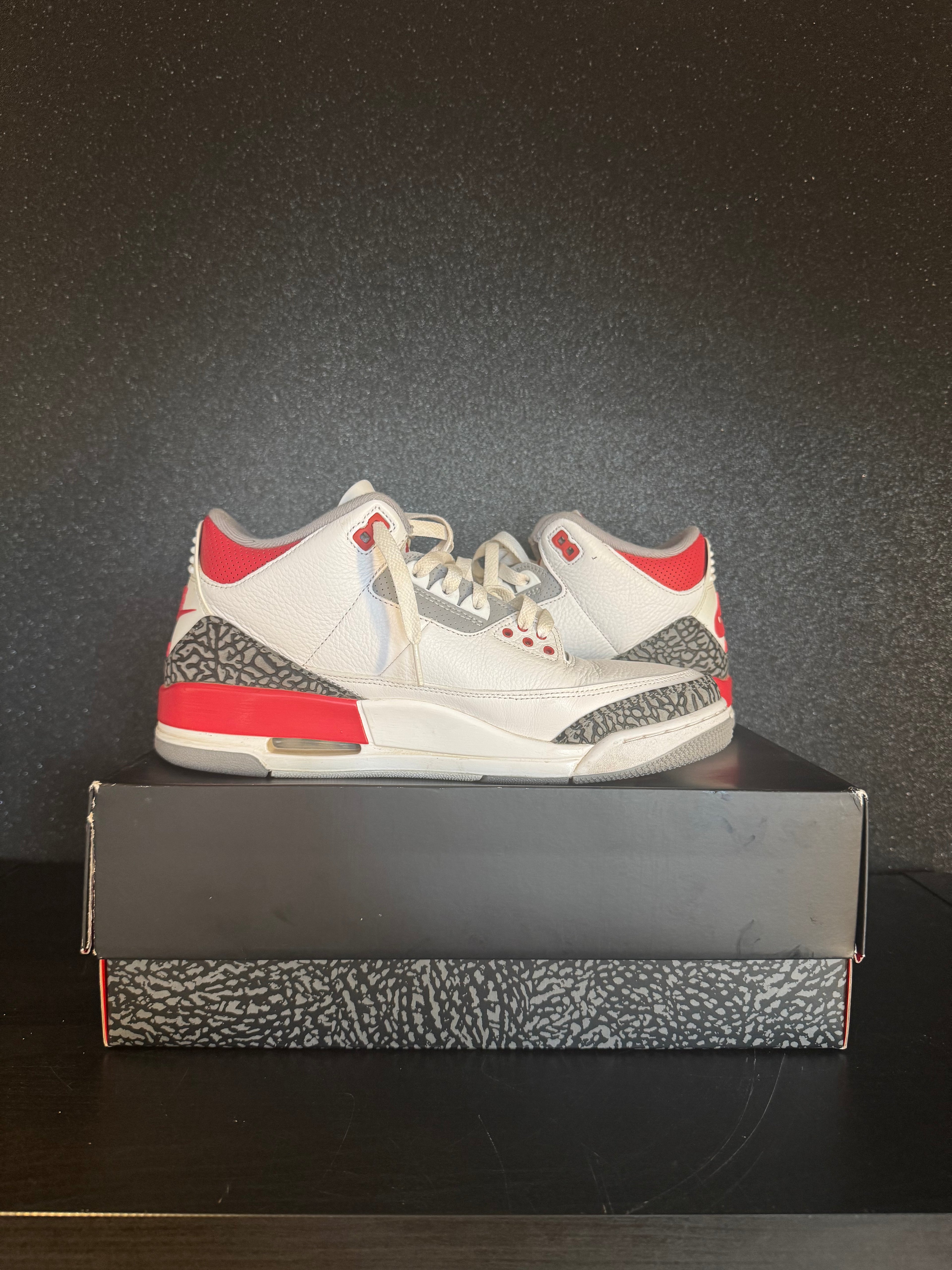 Jordan 3 'Fire Red 2022' Size 11 Preowned with box