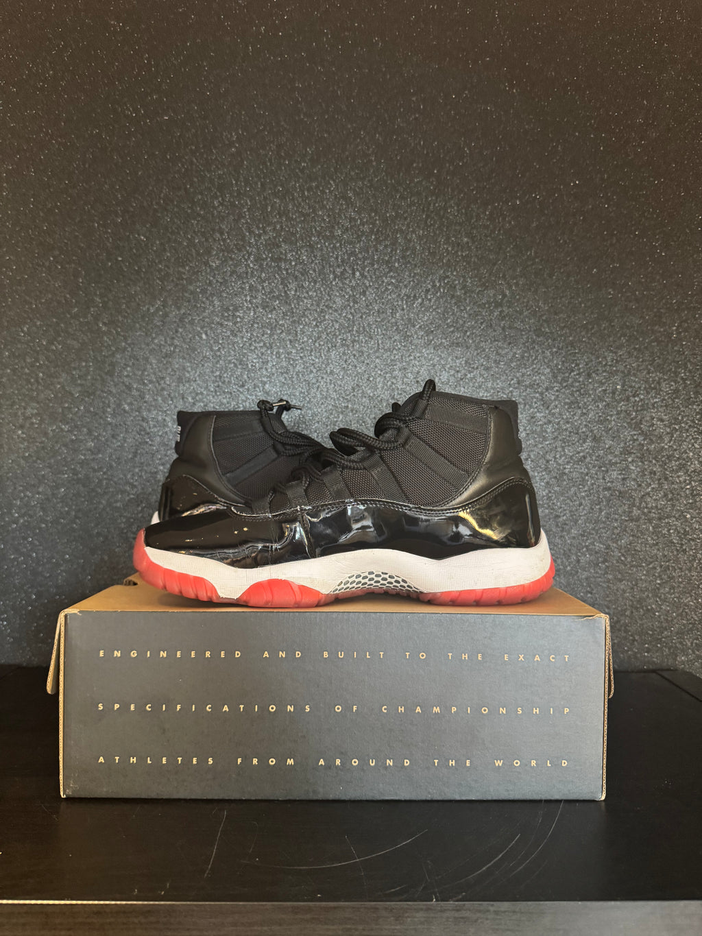 Jordan 11 ' Bred' Size 11 Preowned with box