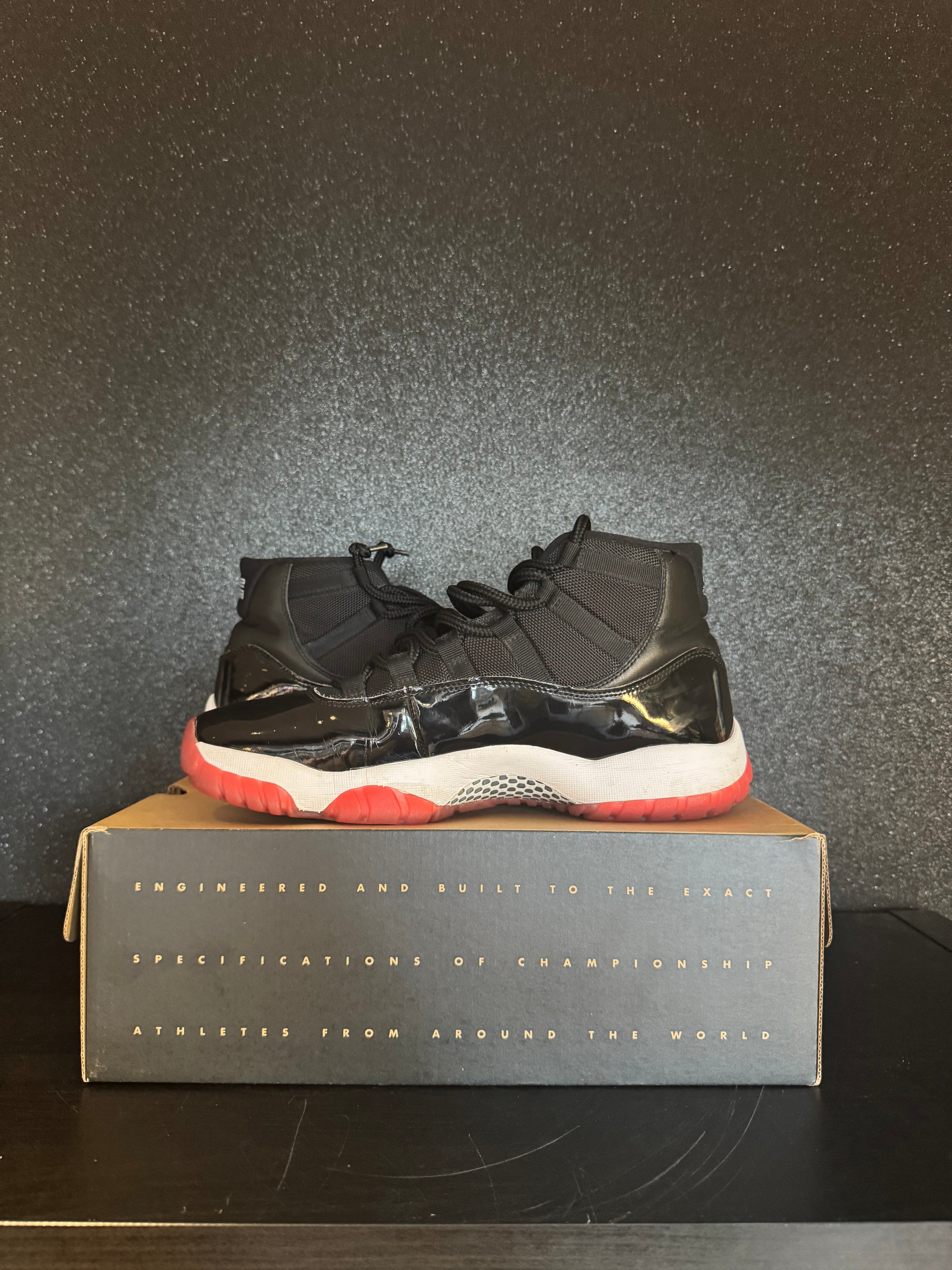 Jordan 11 ' Bred' Size 11 Preowned with box