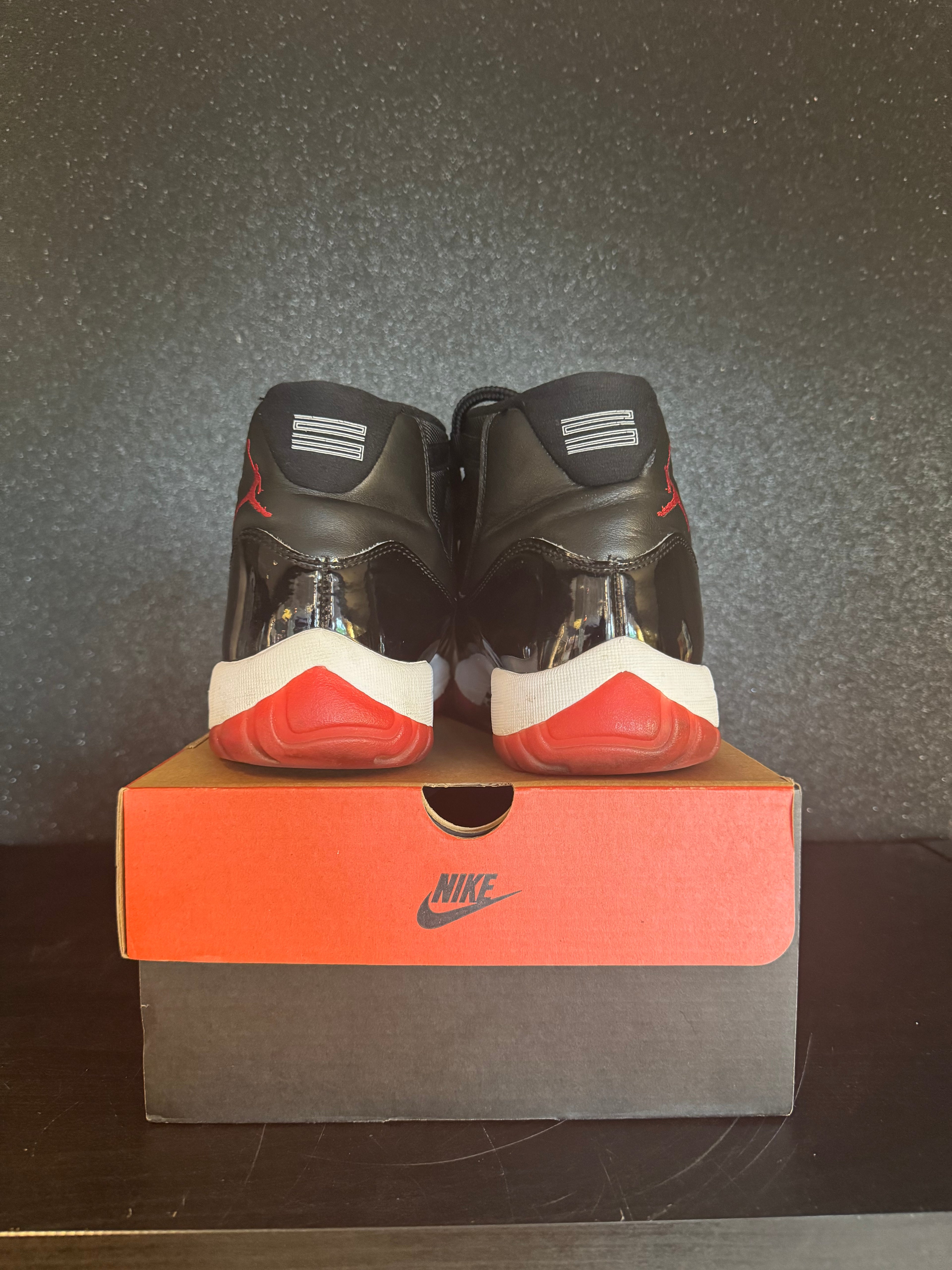 Jordan 11 ' Bred' Size 11 Preowned with box
