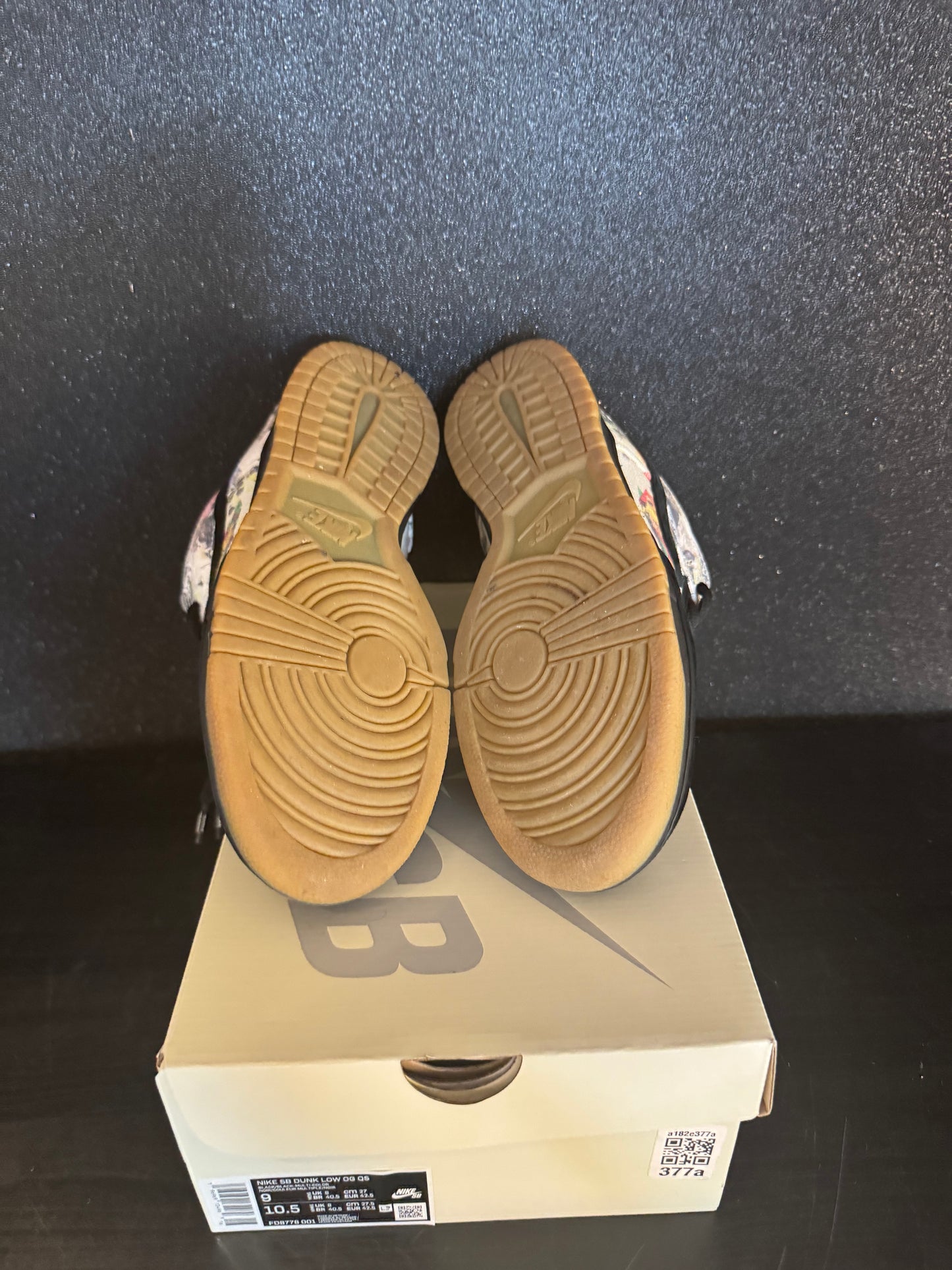 Nike SB Dunk Low 'Supreme Rammellzee' Size 9 Preowned with box