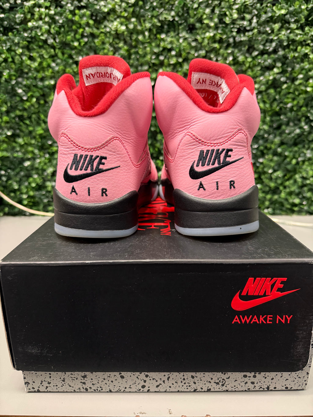 Jordan 5 Retro "Awake NY" Arctic Pink Size 9.5 Preowned