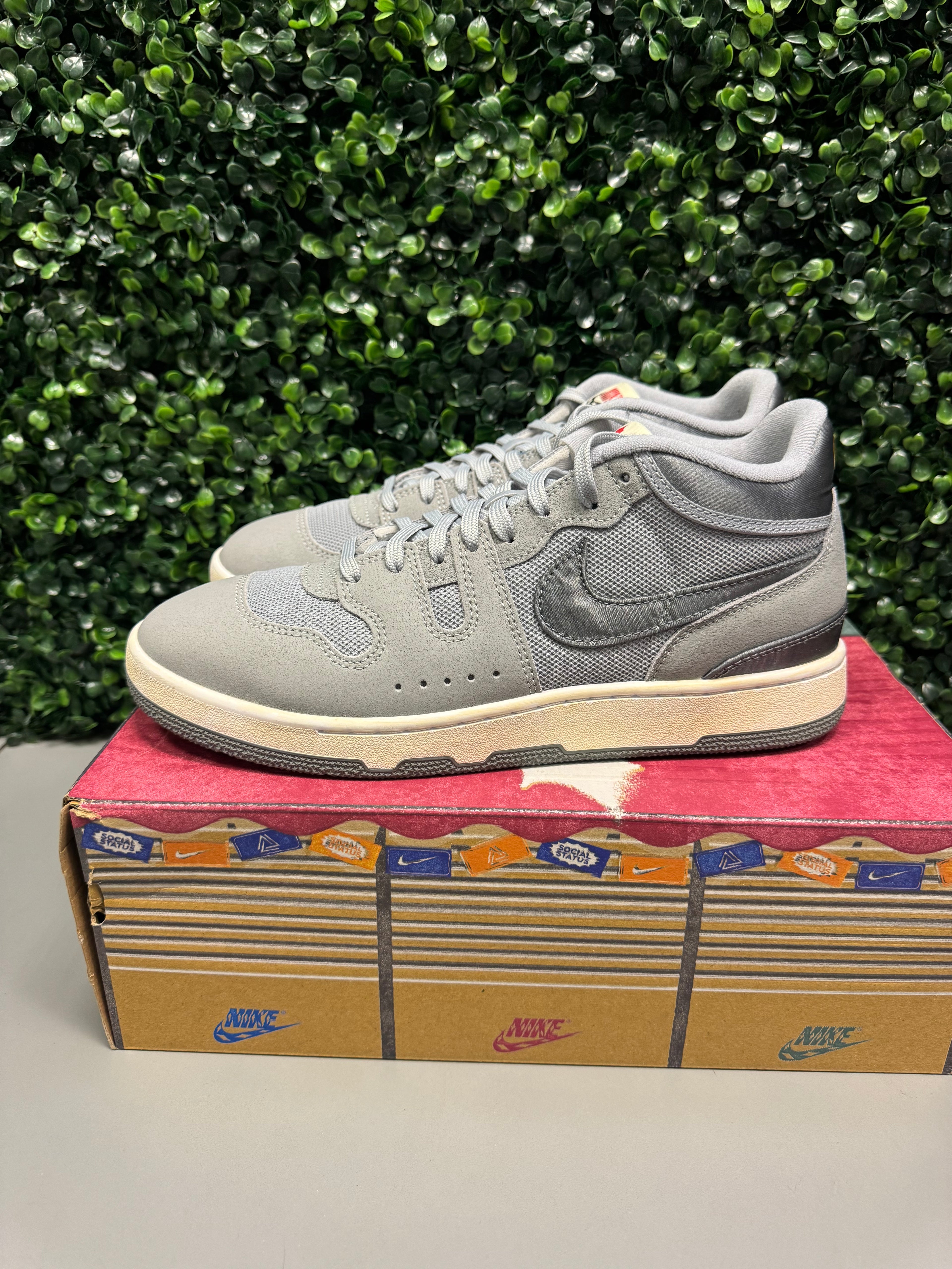 Nike Mac Attack ”Social Status” Size 10 Preowned