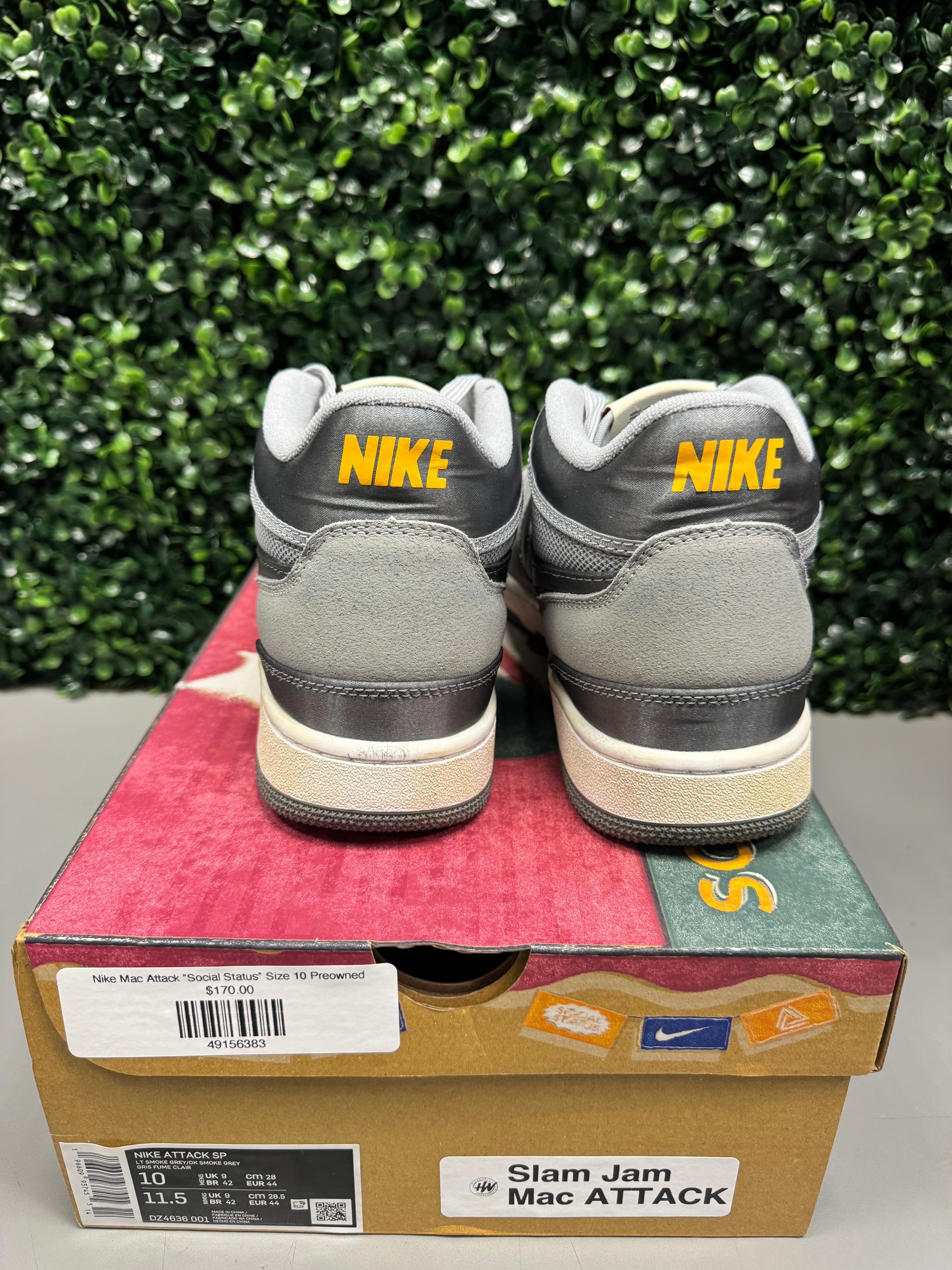Nike Mac Attack ”Social Status” Size 10 Preowned