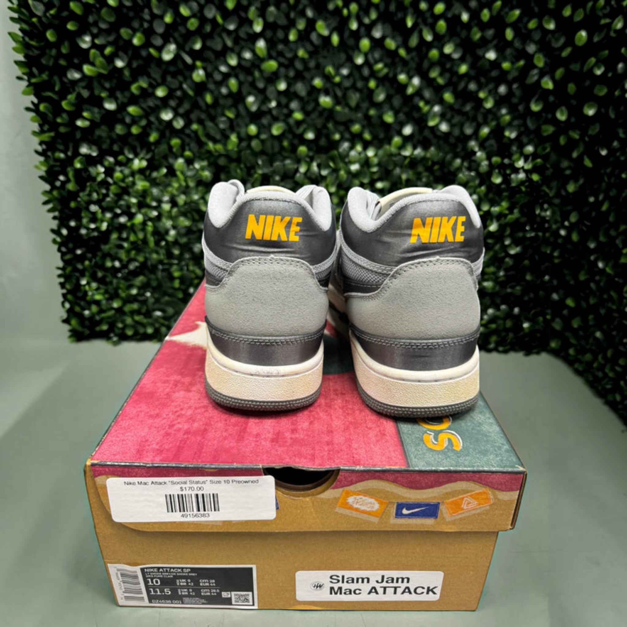Nike Mac Attack ”Social Status” Size 10 Preowned