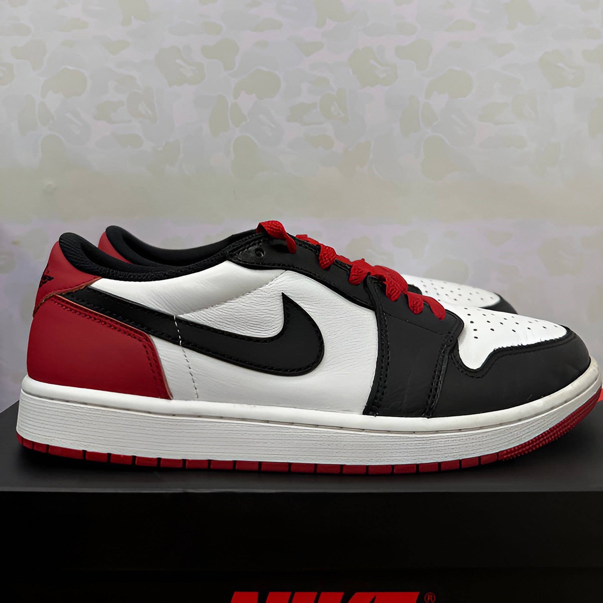 Jordan 1 Low “Black Toe” Size 10.5 Preowned
