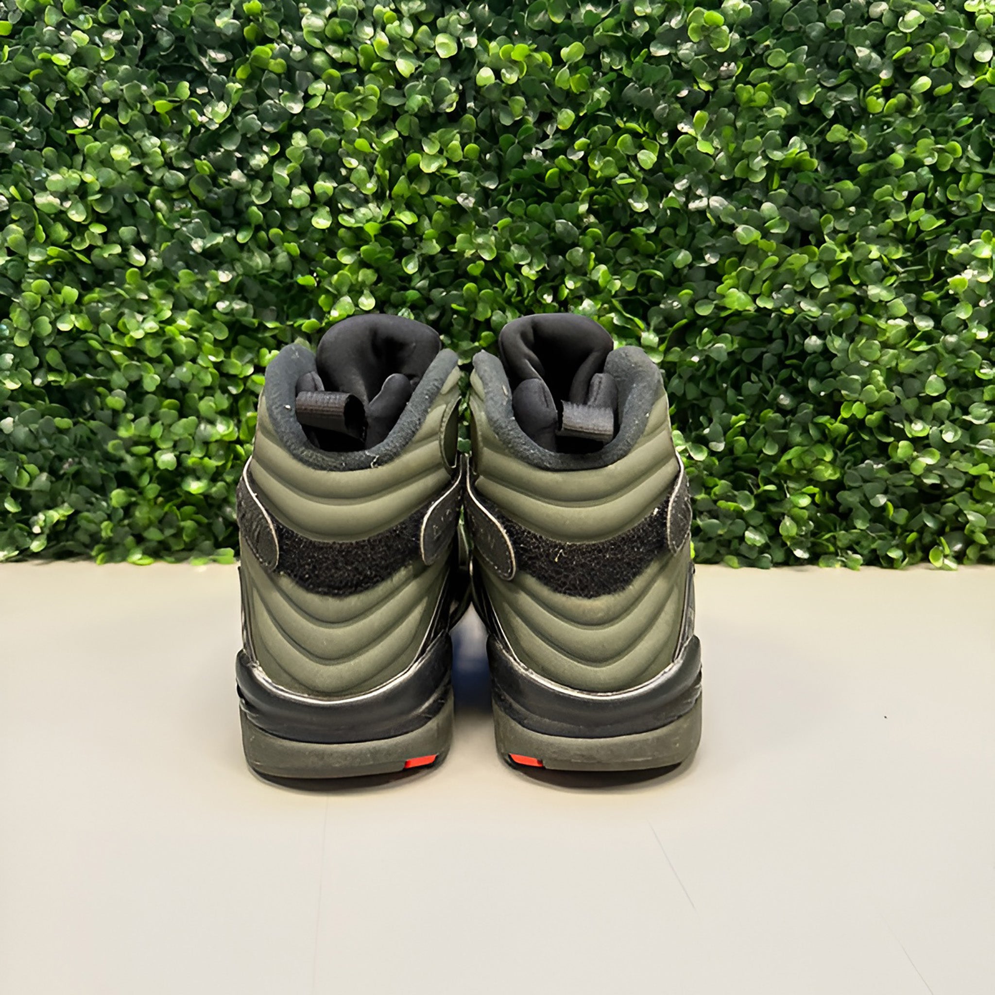 Jordan 8 Retro "Take Flight Undefeated" Size 8 Preowned