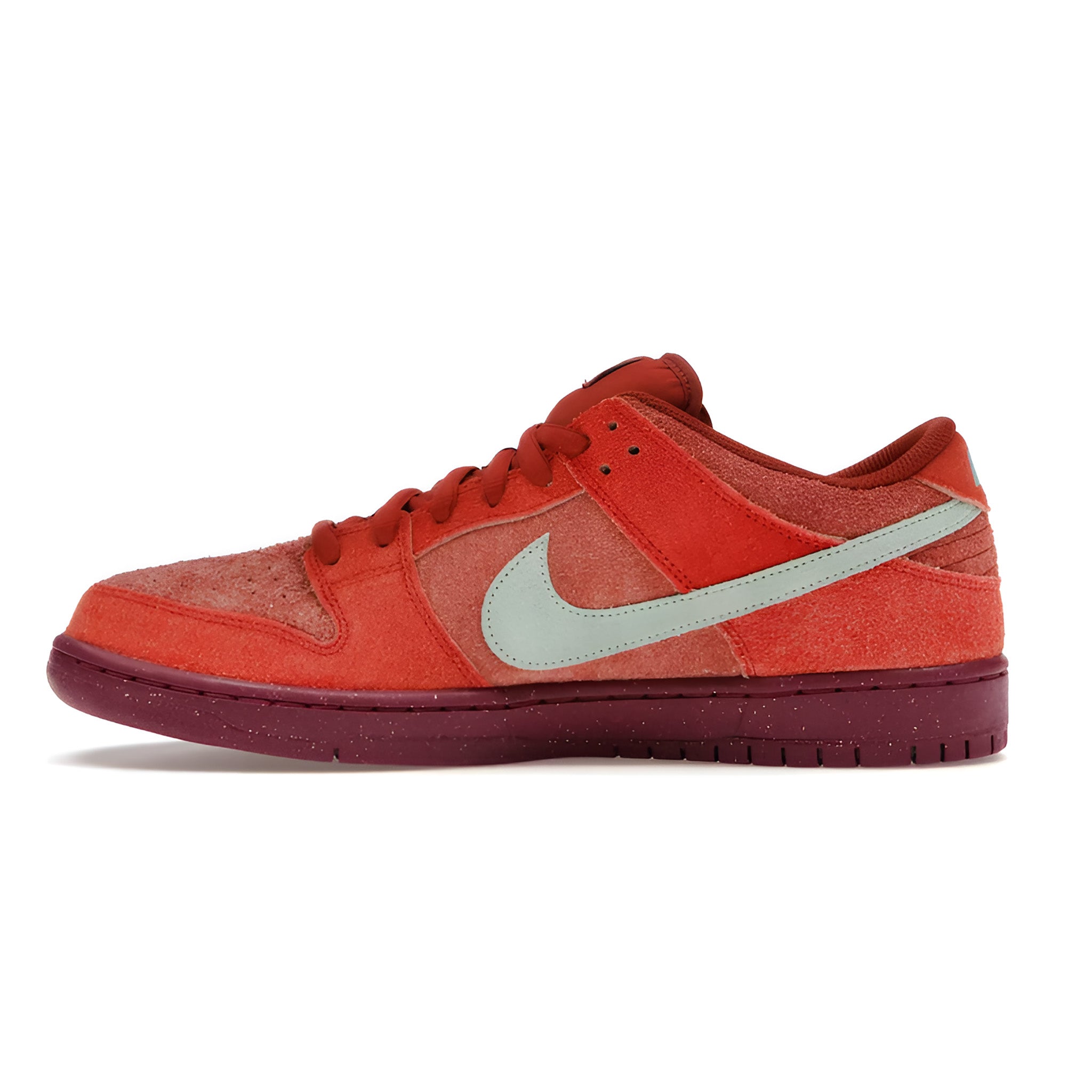 Nike SB Dunk Low “Mystic Red Rosewood”
