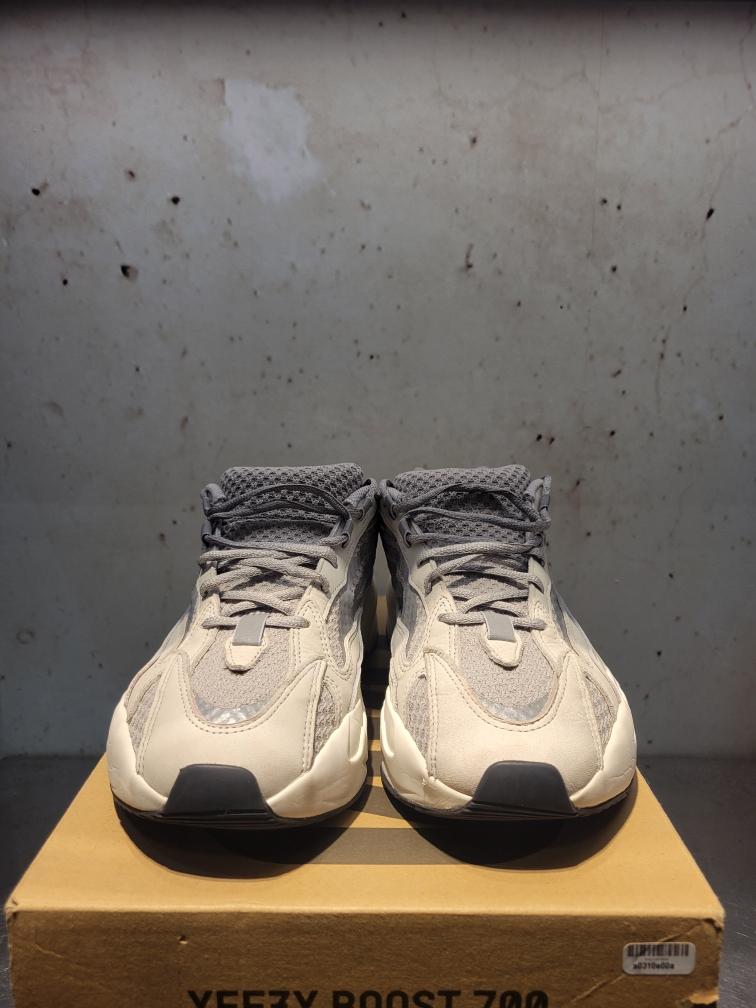 Yeezy Boost 700 "Static" Size 11 Preowned