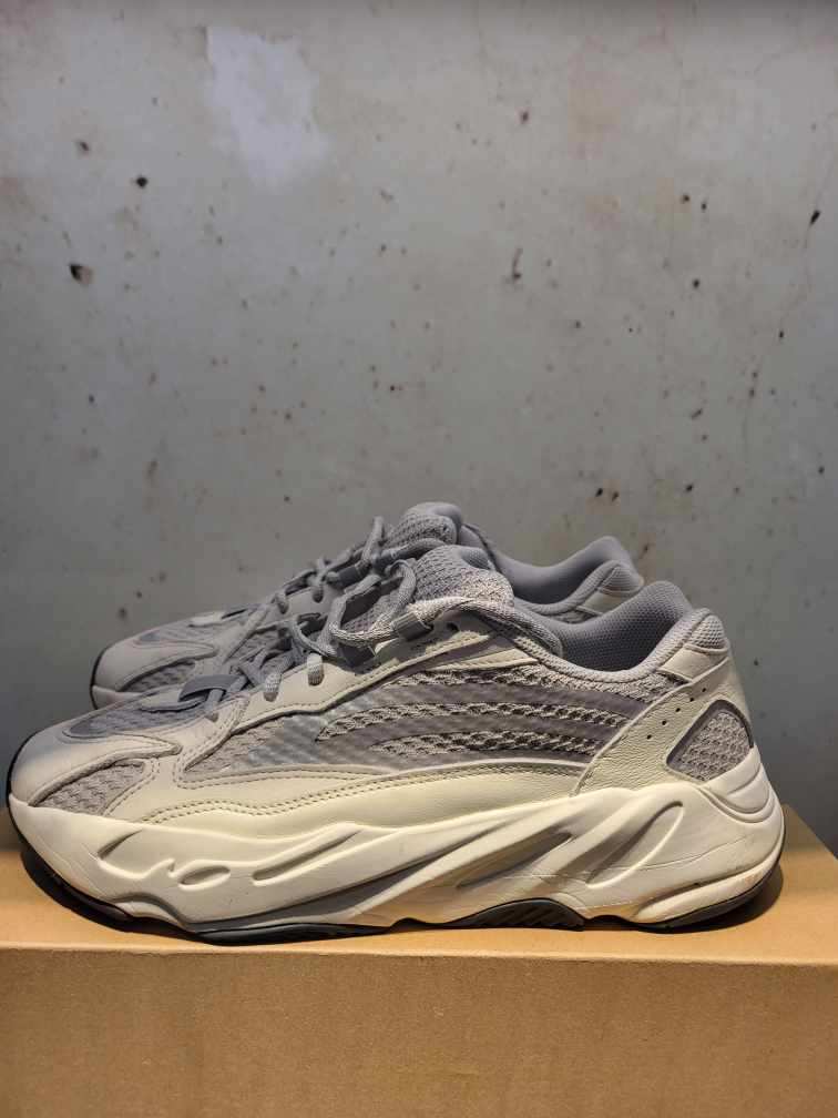 Yeezy Boost 700 "Static" Size 11 Preowned