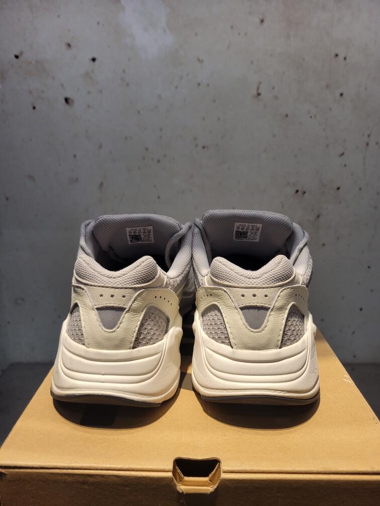Yeezy Boost 700 "Static" Size 11 Preowned
