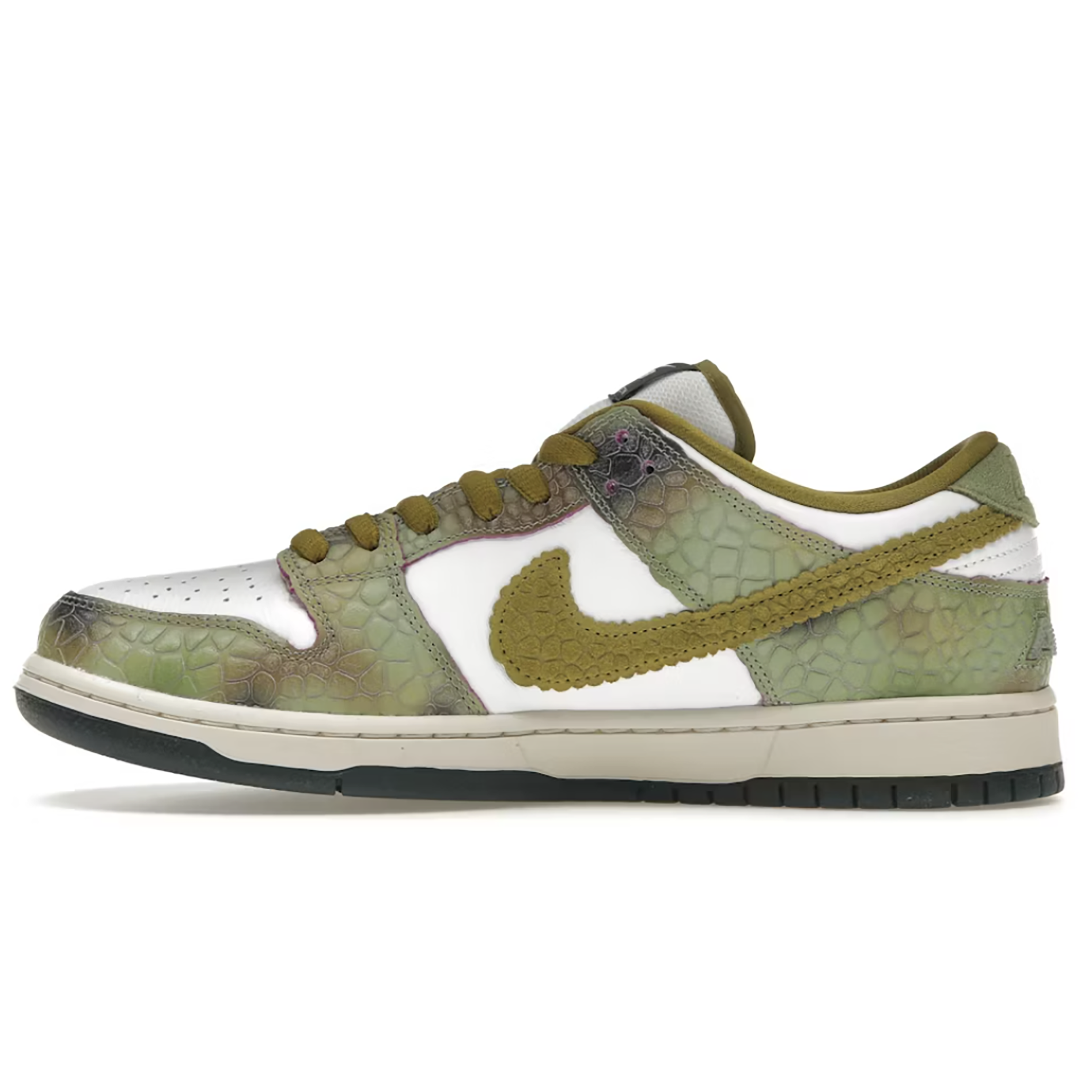 Nike SB Dunk Low “Alexis Sablone Chameleon”