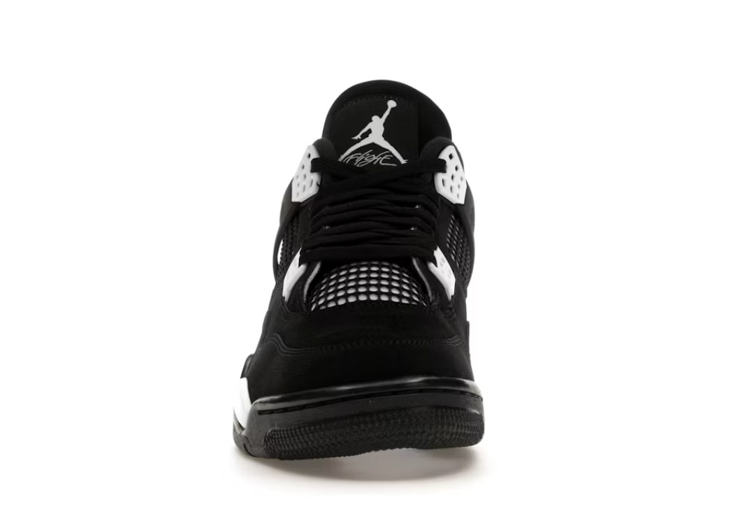 Jordan 4 Retro “White Thunder”
