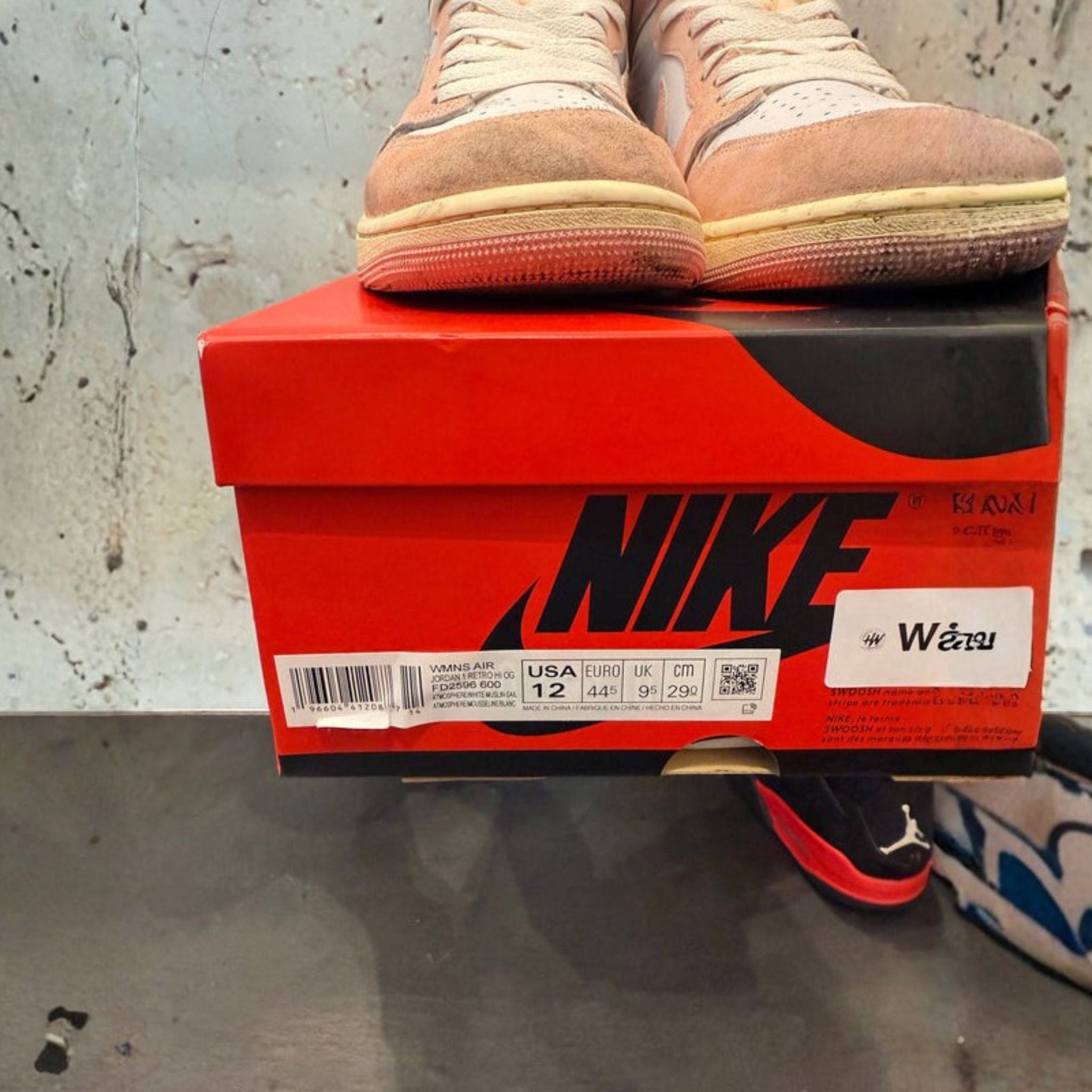 Jordan 1 High "Washed Pink" Size 12W / 10.5M Preowned