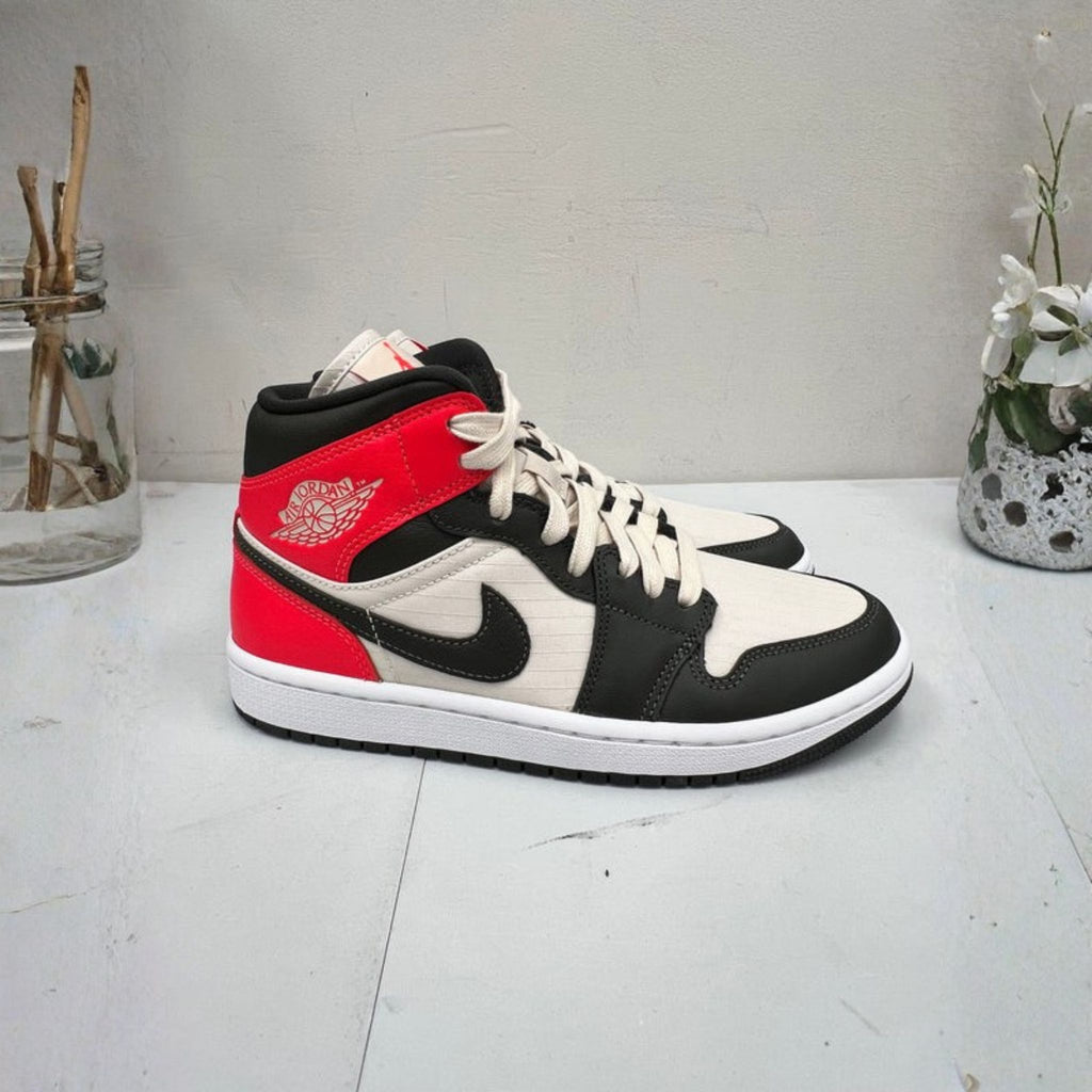 Jordan 1 Mid “Orewood Brown” Size 7.5W/6M Preowned