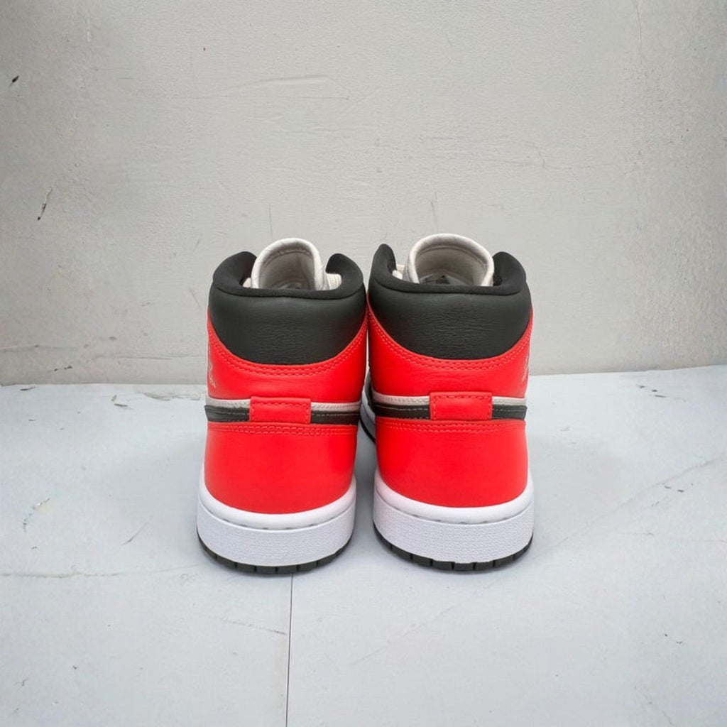 Jordan 1 Mid “Orewood Brown” Size 7.5W/6M Preowned