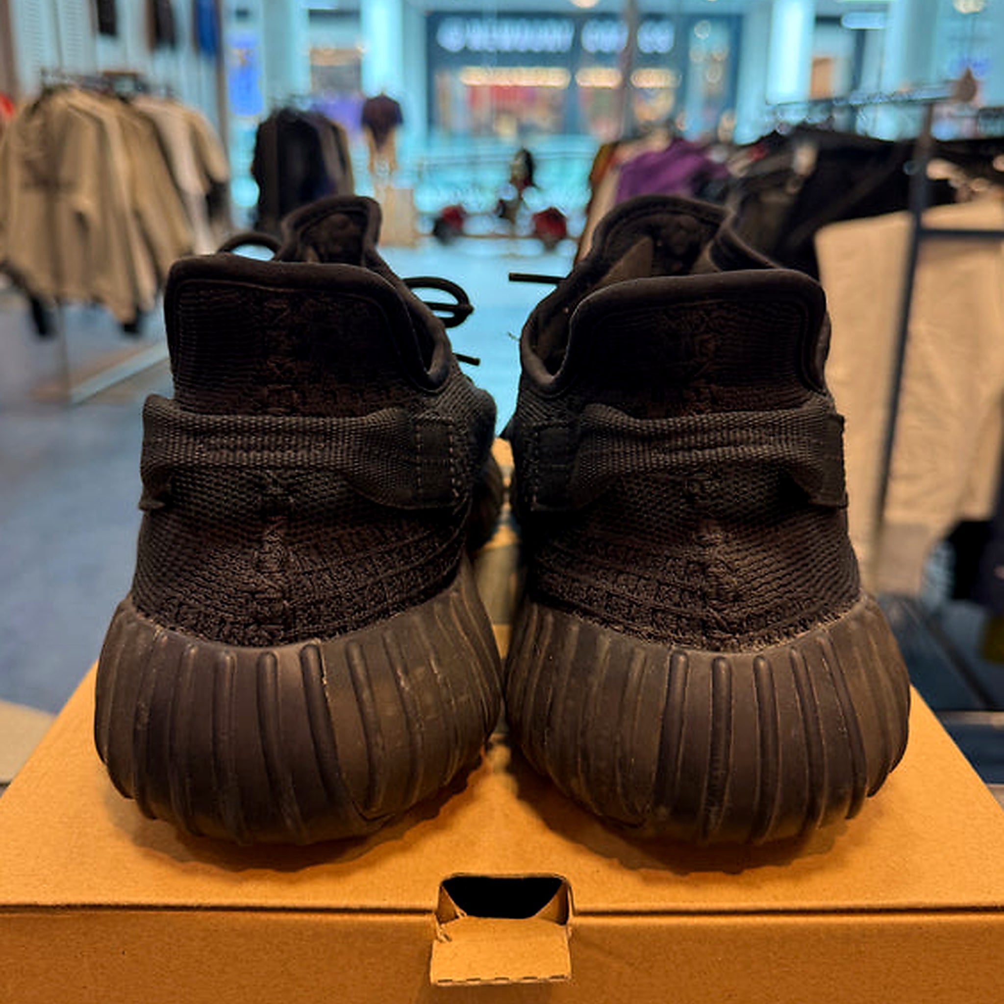 Yeezy Boost 350 "Onyx" Size 13 Preowned