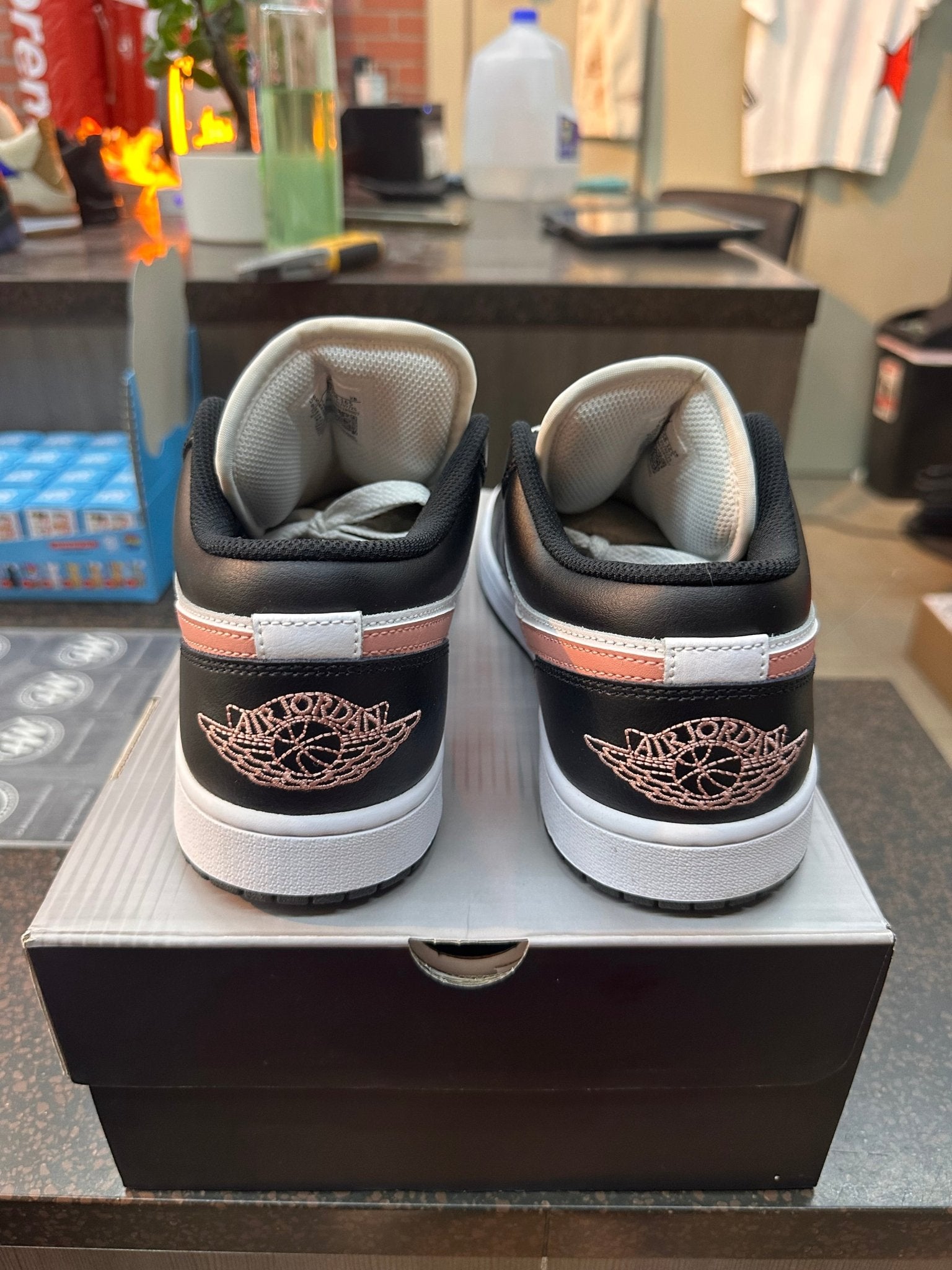 Air Jordan 1 Low "Rust Pink" Preowned No Box - Hype World