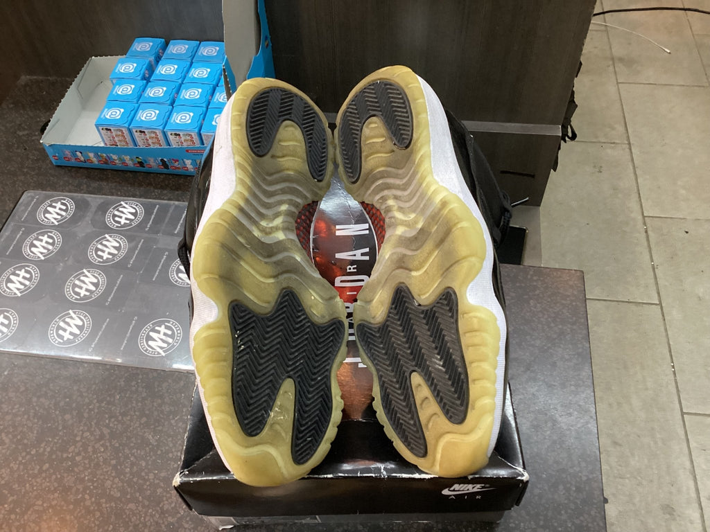 Air Jordan 11 Low "72-10" Preowned - Hype World