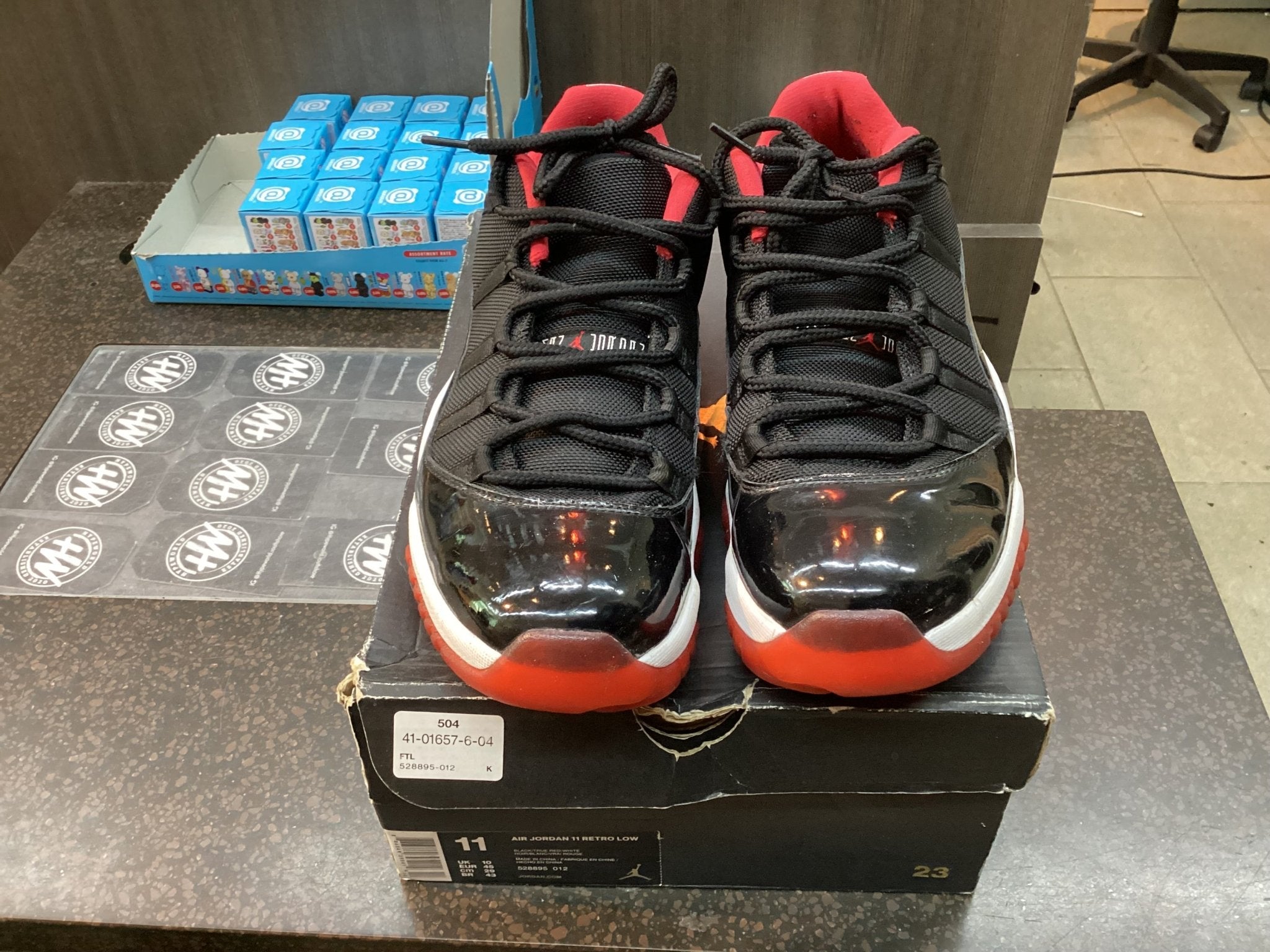 Air Jordan 11 Low "Bred" Preowned - Hype World