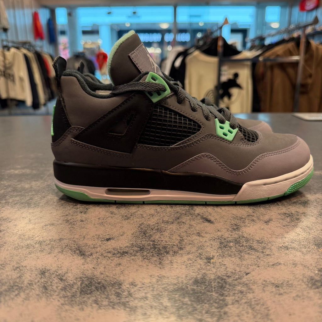 Air Jordan 4 Retro (GS) "Green Glow" Size 6Y Preowned - Hype World