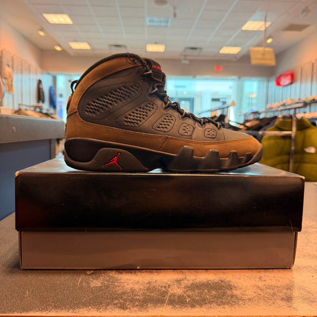 Jordan 9 "Olive" Size 10 Preowned