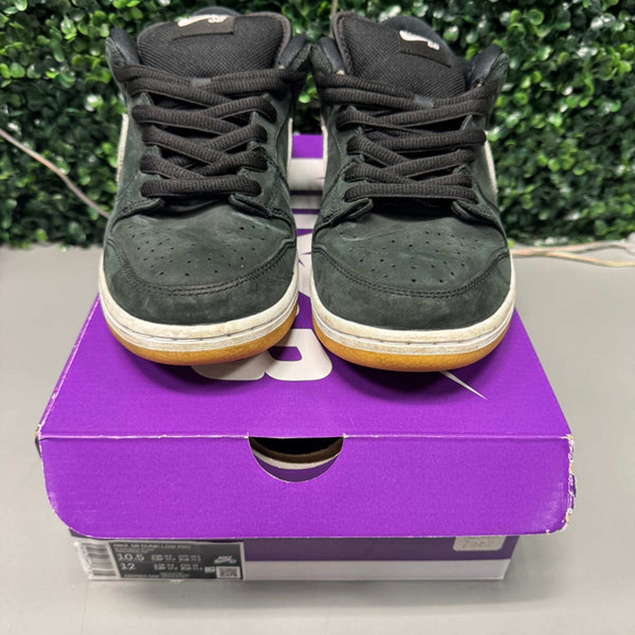 Nike SB Dunk Low Pro "Black Gum" Size 10.5 Preowned