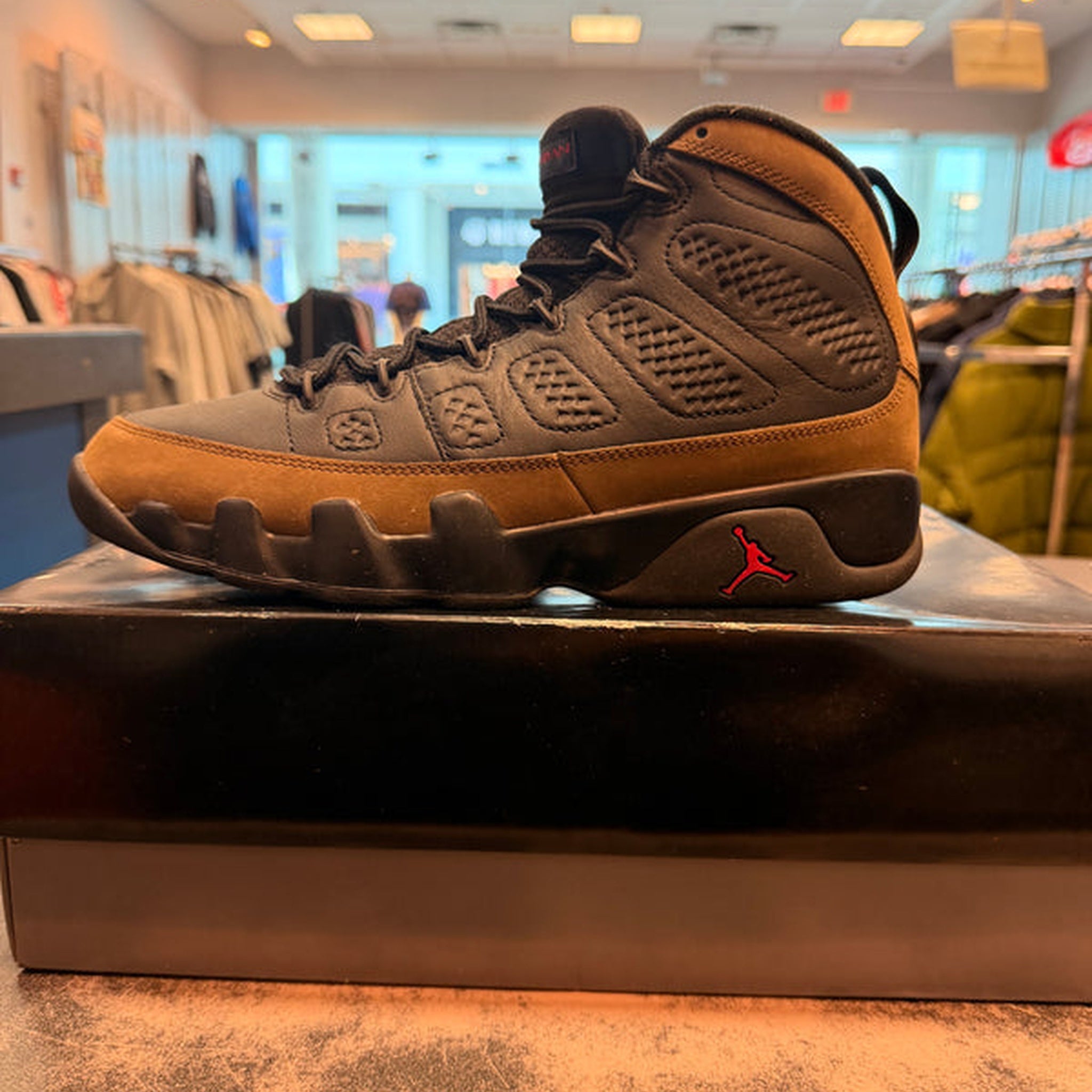 Jordan 9 "Olive" Size 10 Preowned