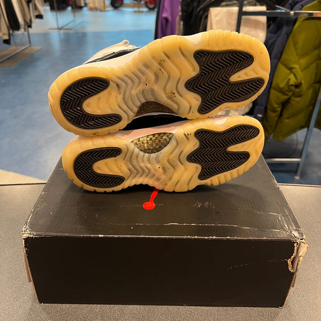Jordan 11 retro "DMP Gratitude" size 5.5y Preowned Rep Box