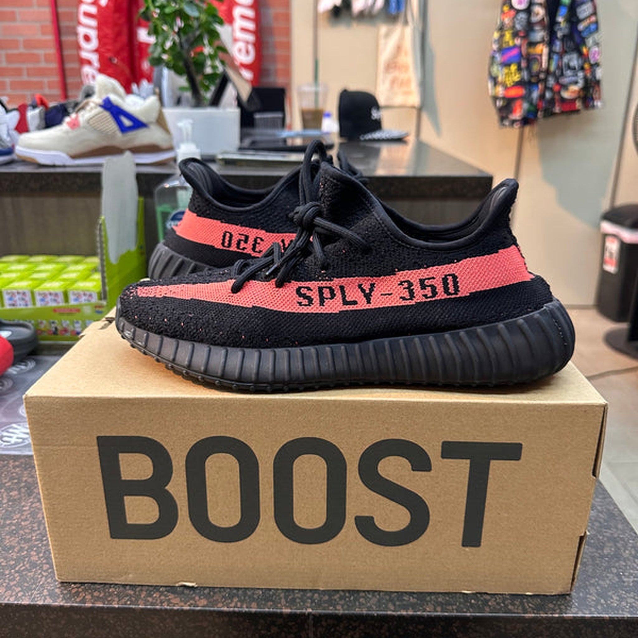 Yeezy 350 "Core Black and Red" Preowned