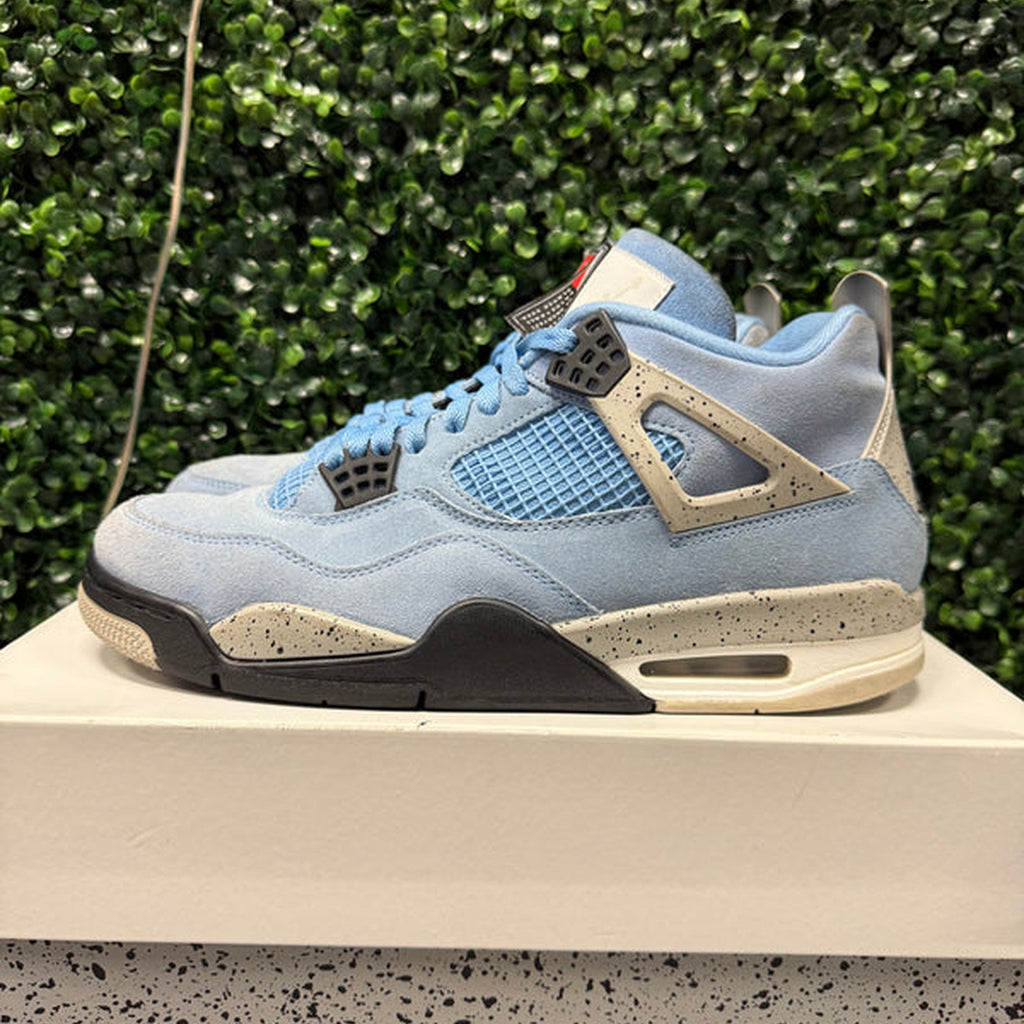 Jordan 4 "University Blue" Size 11 Preowned