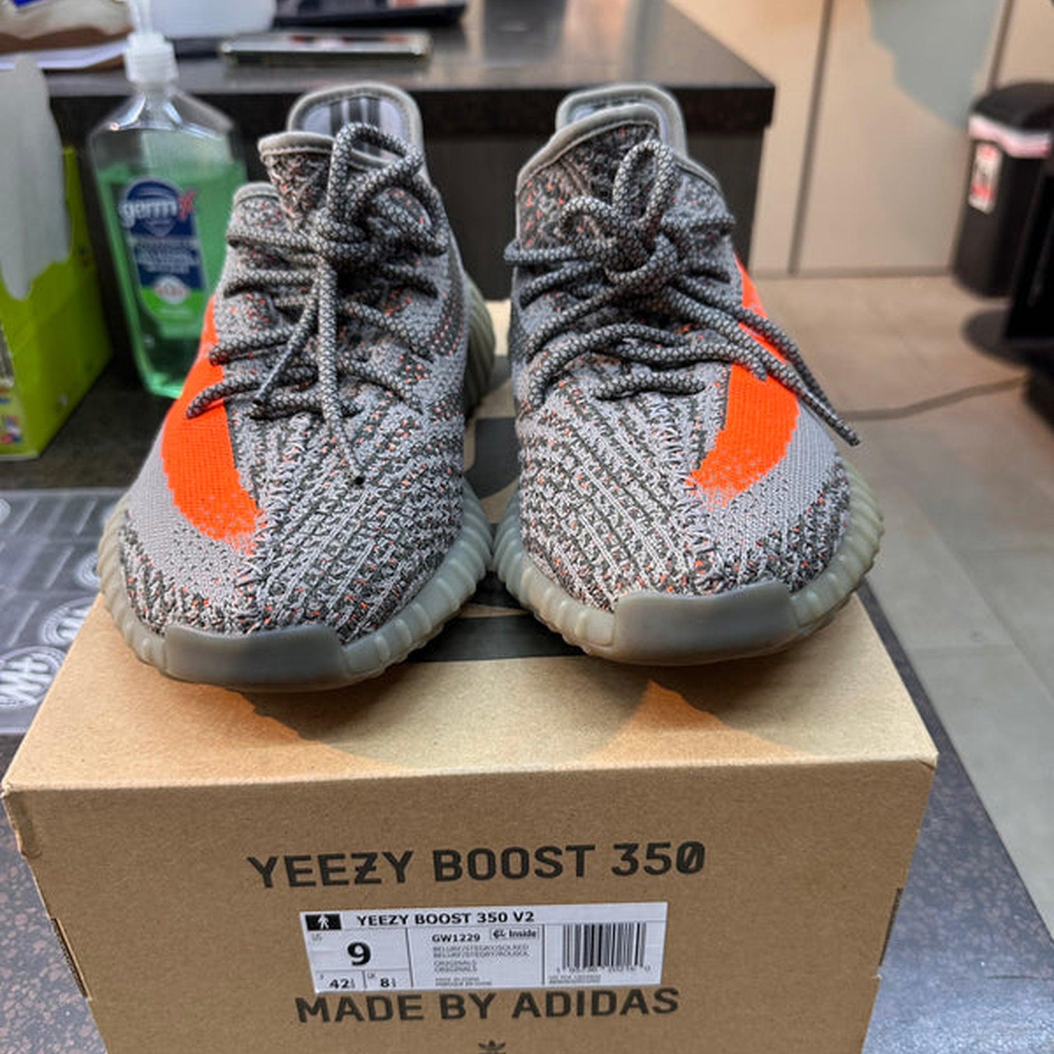 Yeezy 350 "Beluga" Preowned