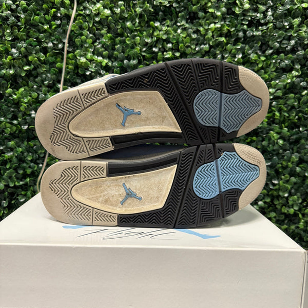 Jordan 4 "University Blue" Size 11 Preowned