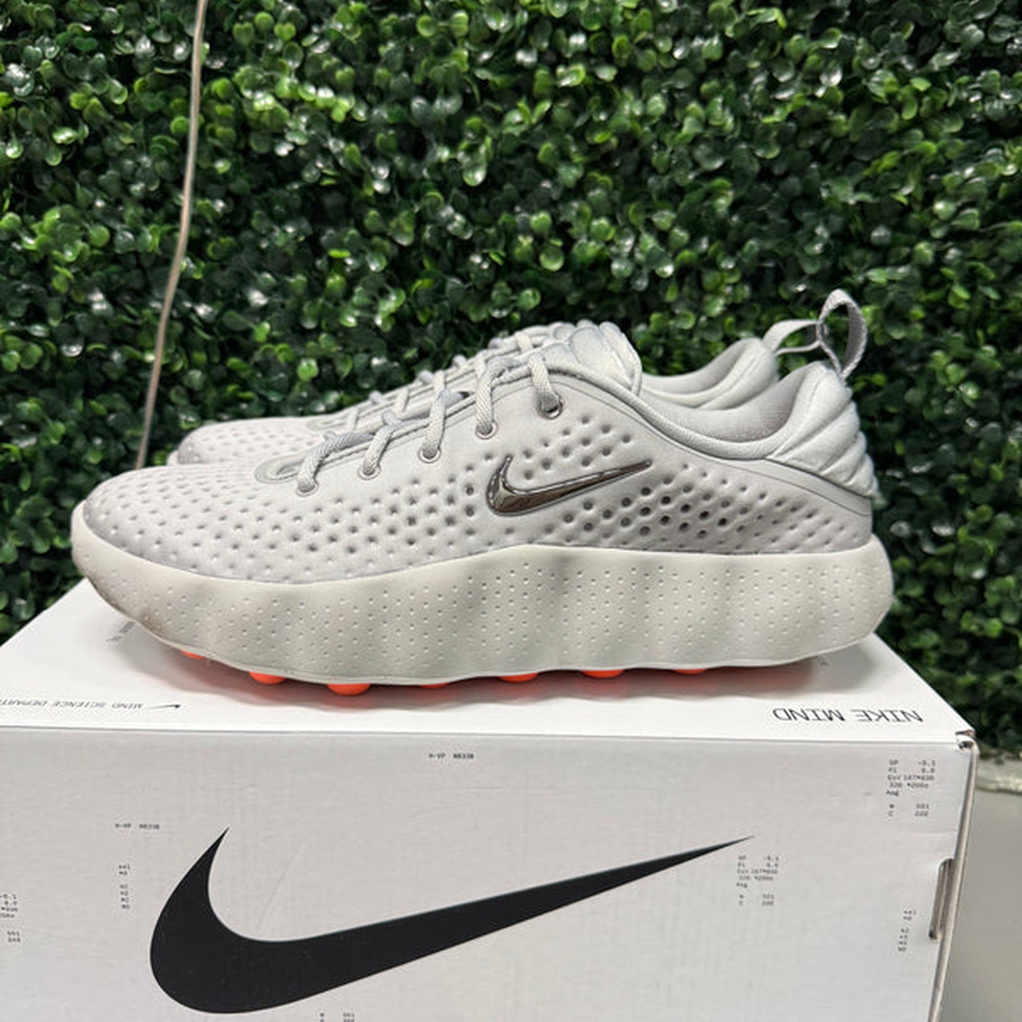Nike Mind 002 "Light Smoke Grey" Size 10 Preowned