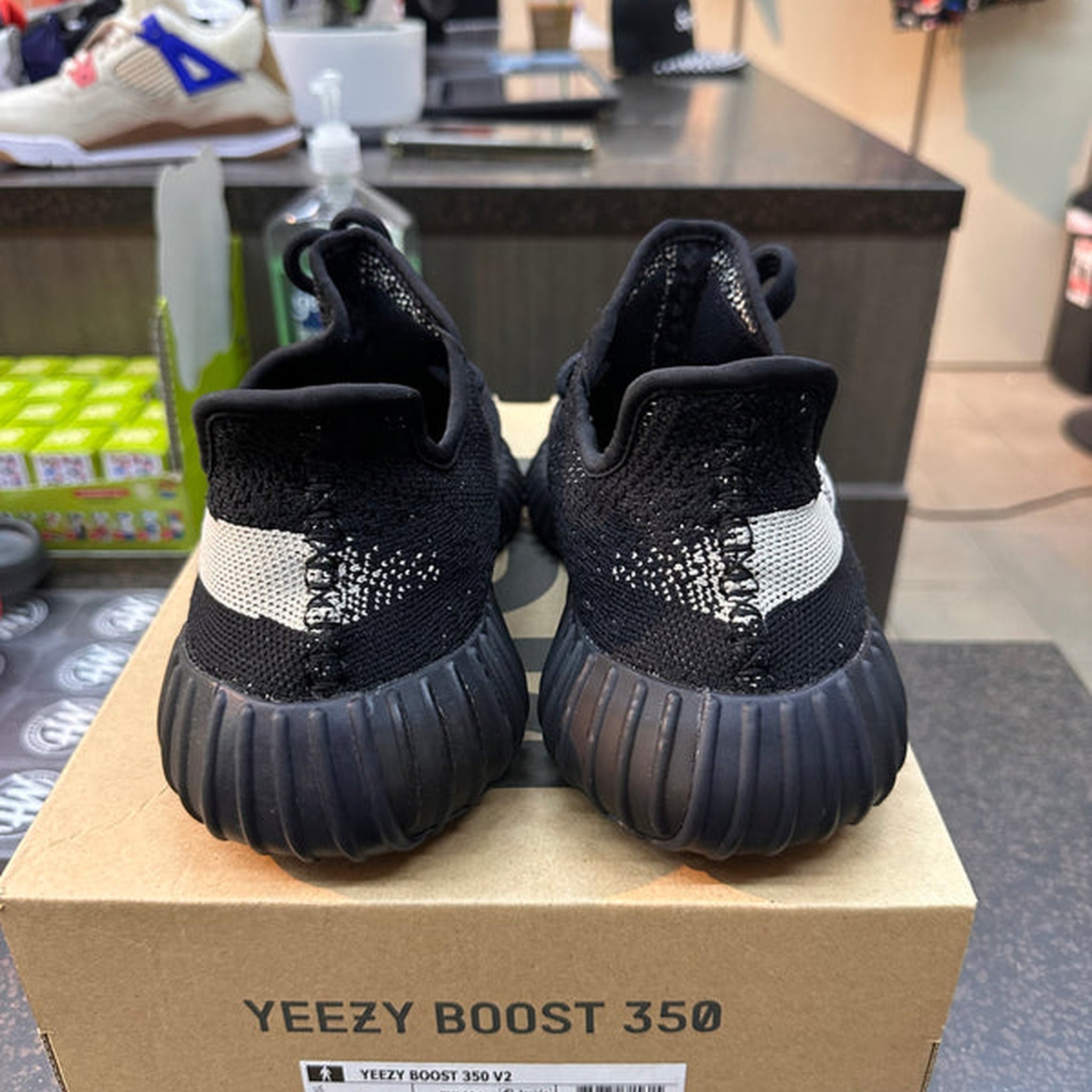 Yeezy 350 "Oreo" Preowned