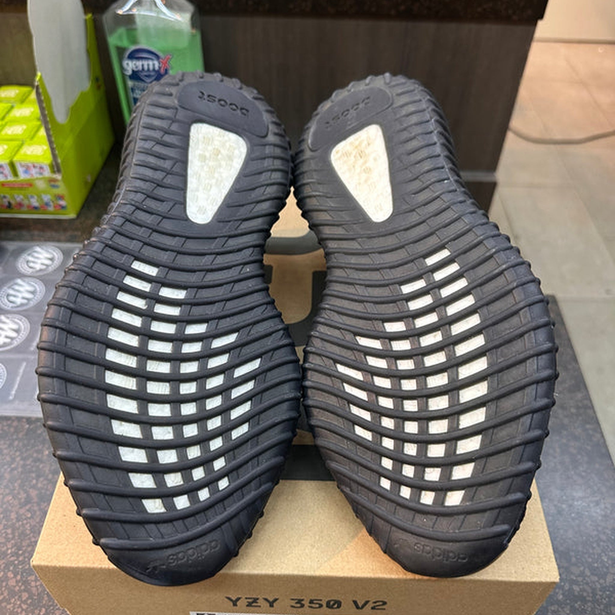 Yeezy 350 "Core Black and Red" Preowned