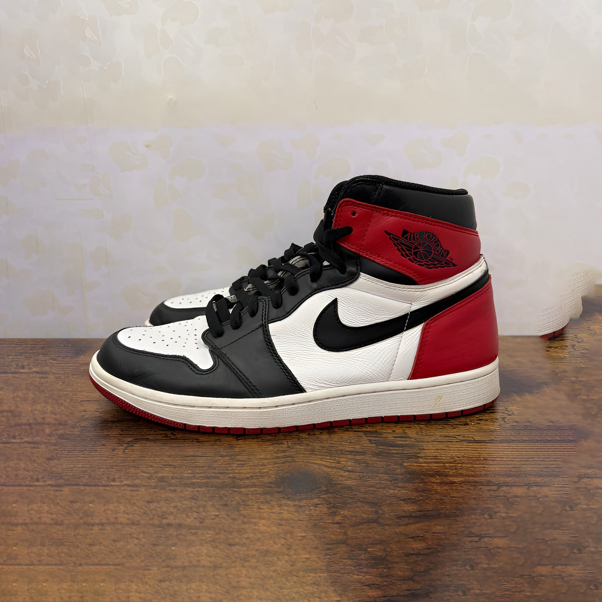 Jordan 1 “Black Toe” Size 11 Preowned - Hype World