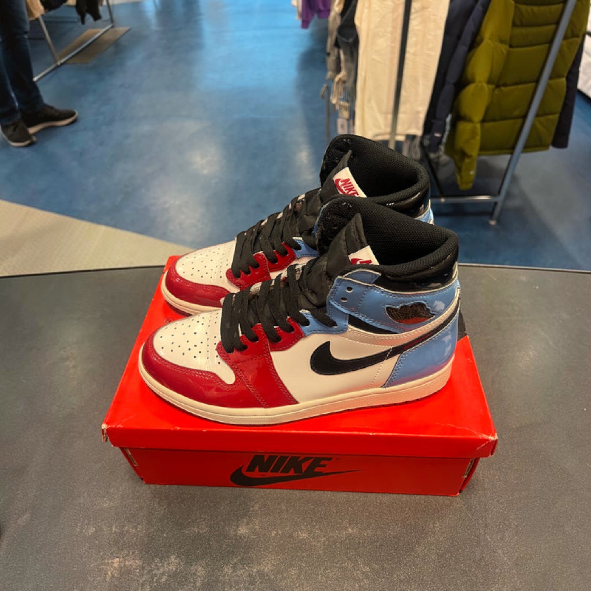 Jordan 1 "Fearless UNC Chicago" Size 8M Preowned - Hype World