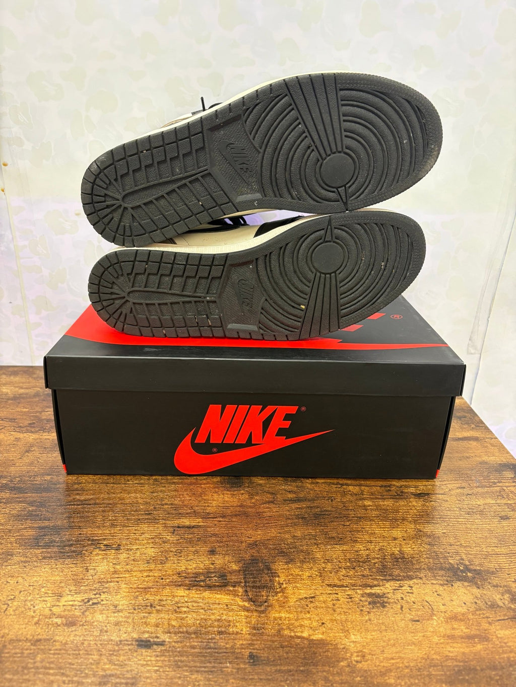 Jordan 1 High “Mocha” Size 13 Preowned - Hype World