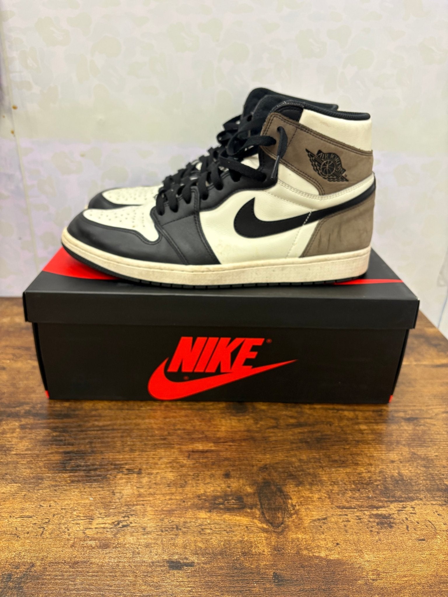 Jordan 1 High “Mocha” Size 13 Preowned - Hype World