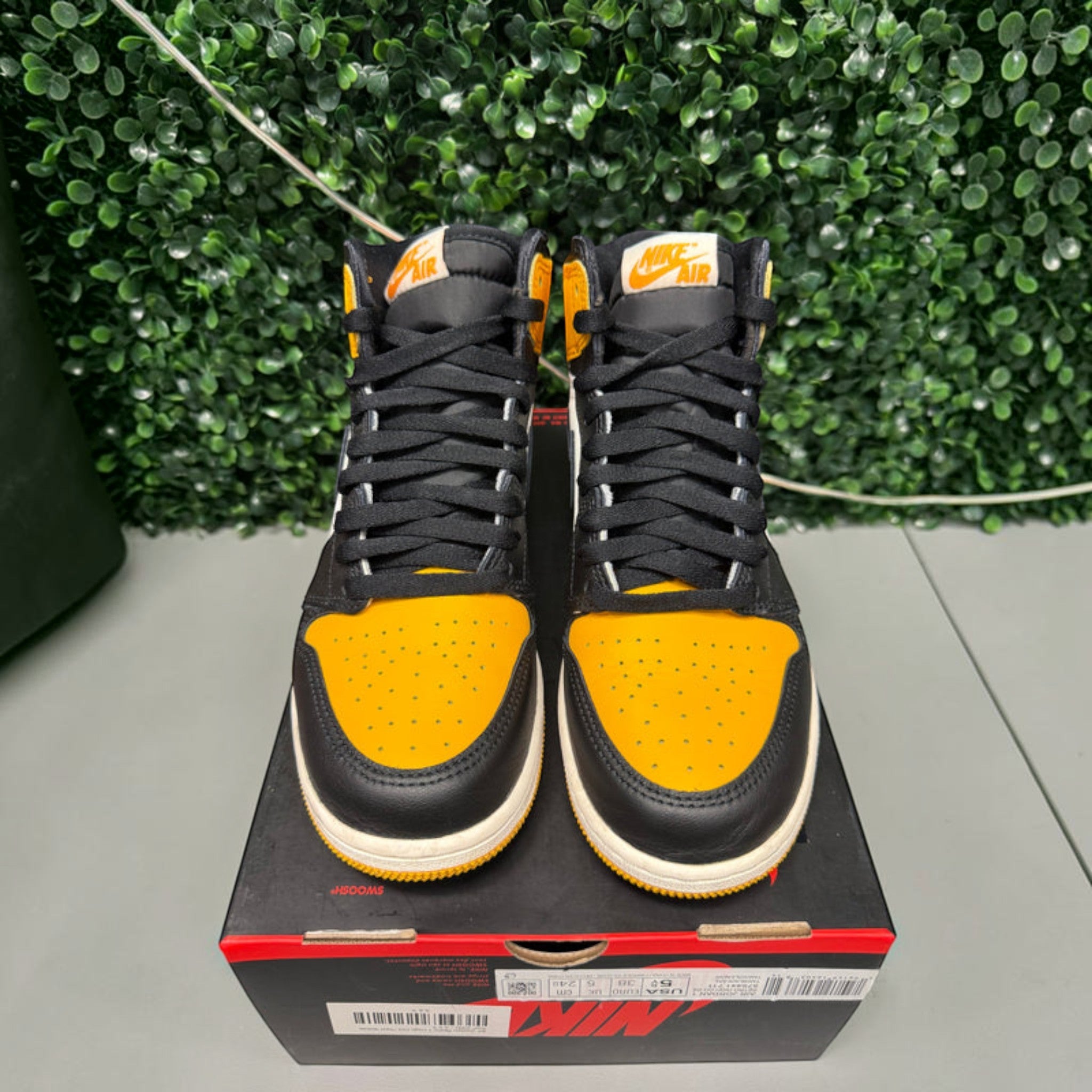 Jordan 1 High "Taxi" Size 5.5Y Preowned - Hype World