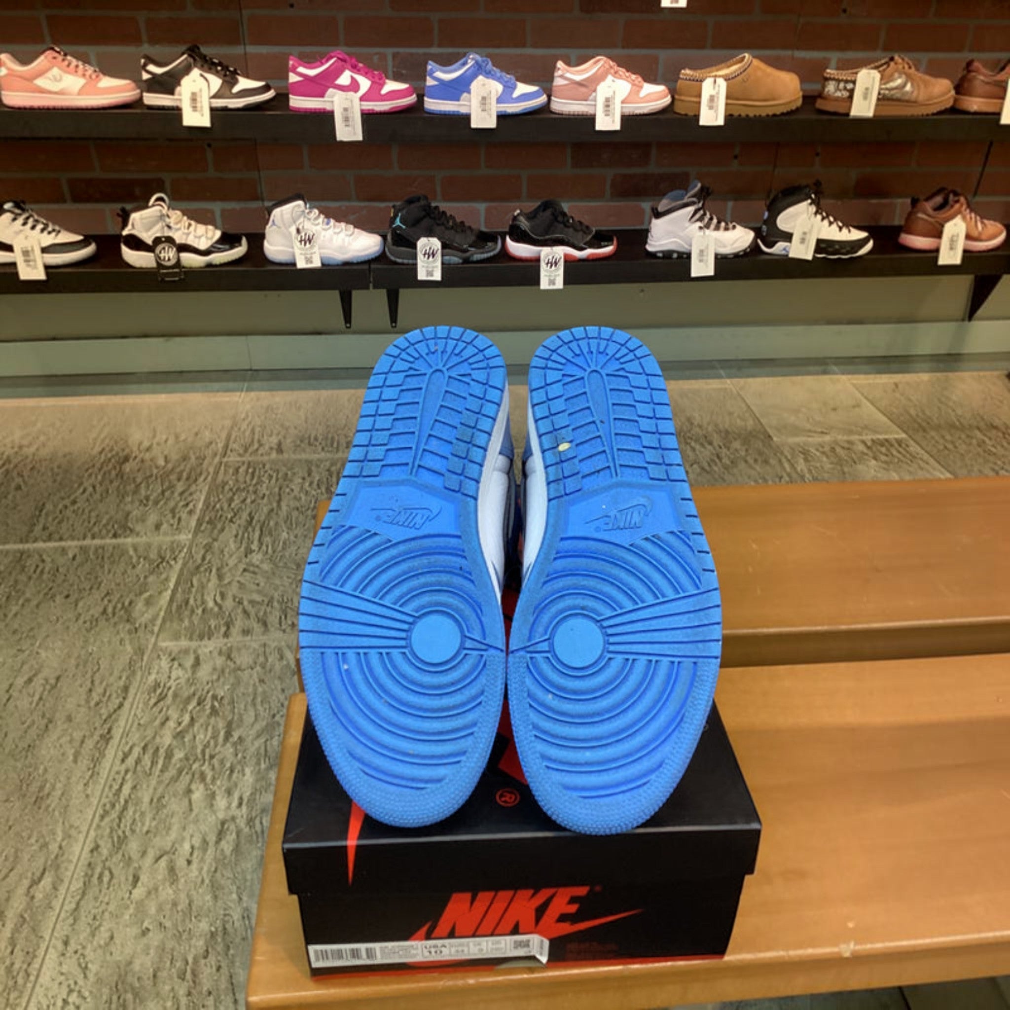 Jordan 1 High “University Blue” Size 10 Preowned - Hype World