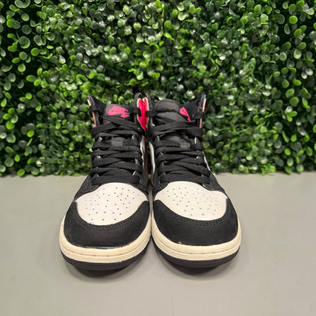 Jordan 1 High "Valentines Day" Size 4Y Preowned - Hype World