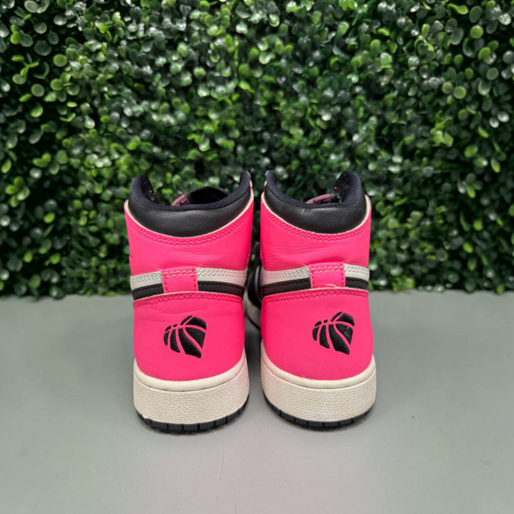 Jordan 1 High "Valentines Day" Size 4Y Preowned - Hype World
