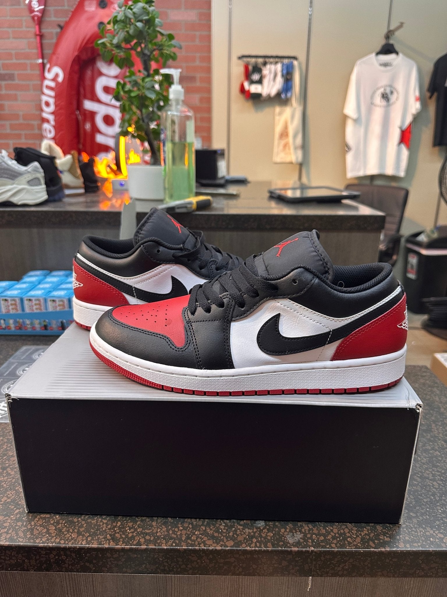 Jordan 1 Low " Black Toe" Preowned No Box - Hype World