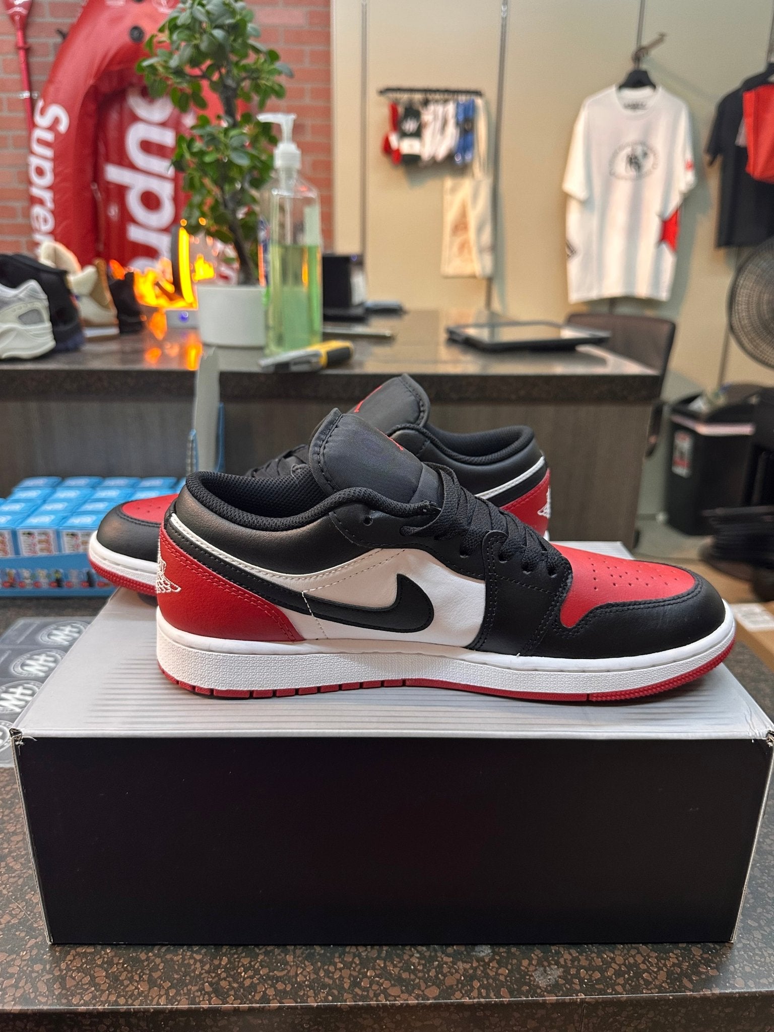 Jordan 1 Low " Black Toe" Preowned No Box - Hype World