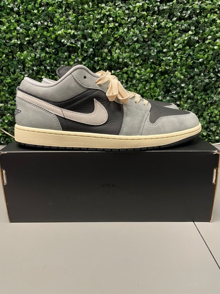 Jordan 1 Low "Light Smoke Grey Off Noir" Size 13 Preowned - Hype World