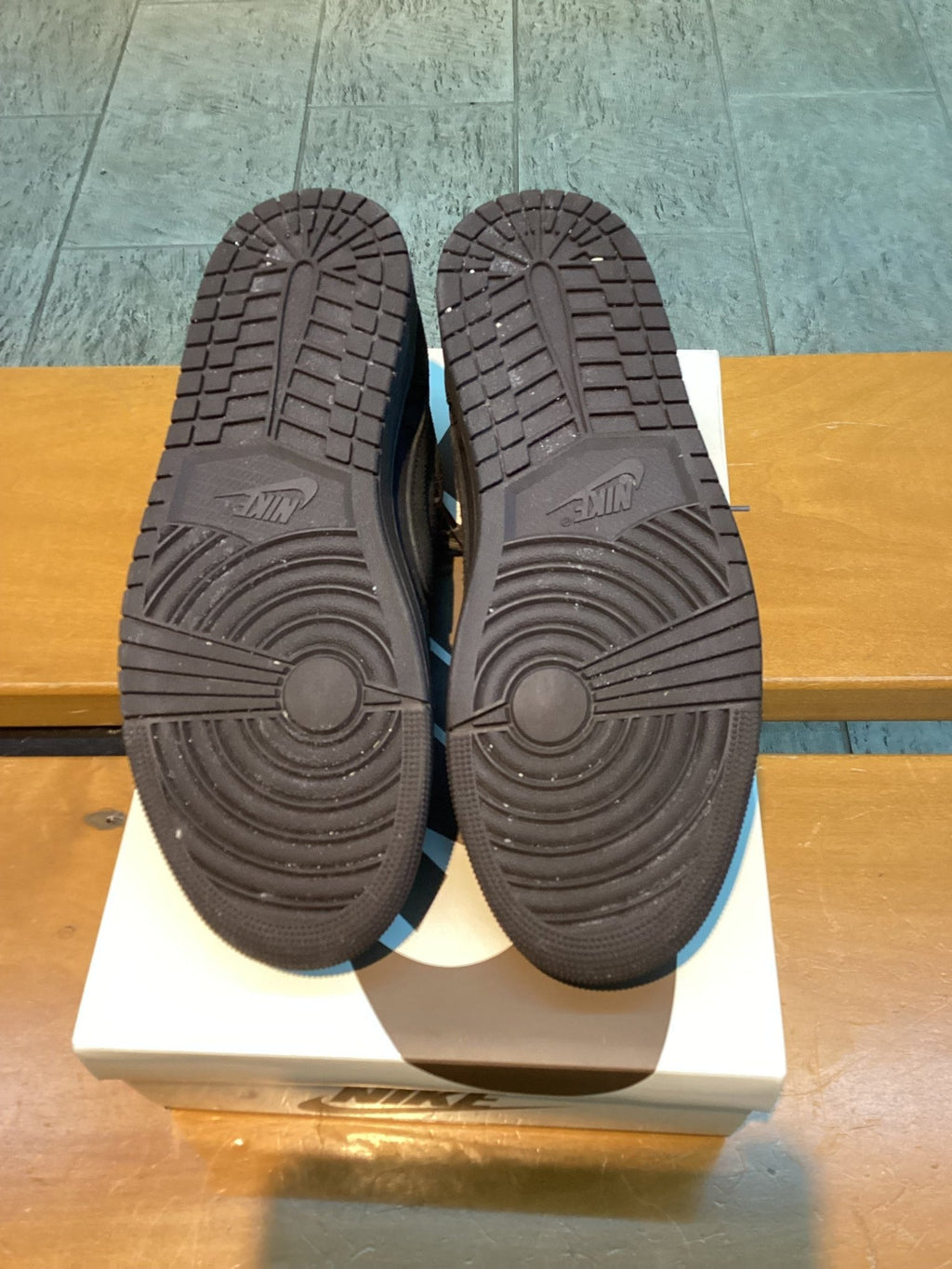 Jordan 1 Low TS “Velvet Brown” Size 10.5 Preowned - Hype World